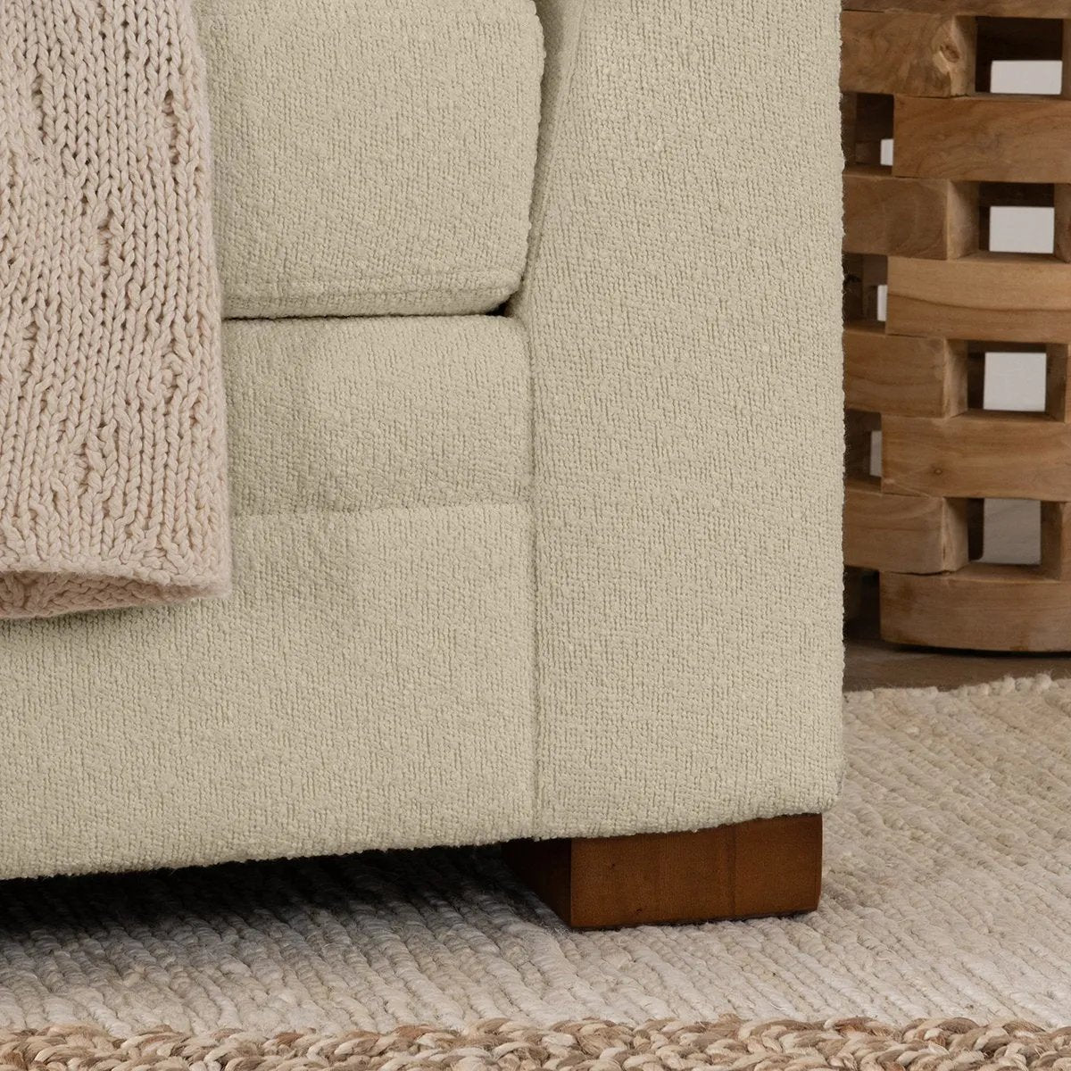 Amethyst Home provides interior design, new home construction design consulting, vintage area rugs, and lighting in the Portland metro area.