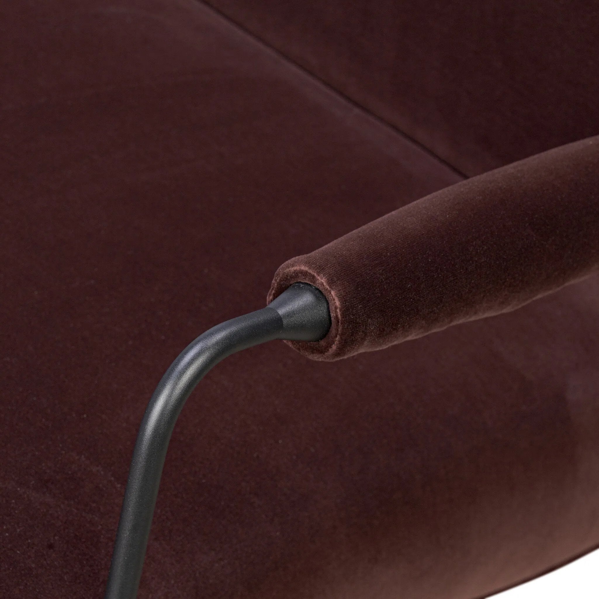 Amethyst Home provides interior design, new home construction design consulting, vintage area rugs, and lighting in the Calabasas metro area.