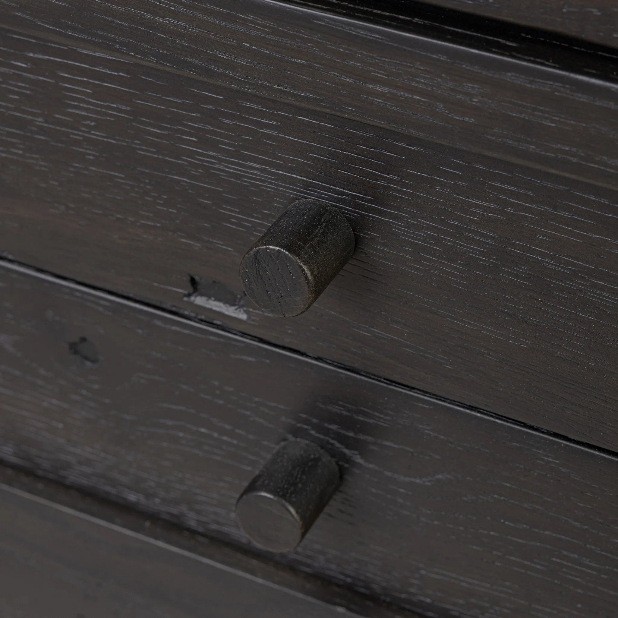 Amethyst Home provides interior design, new home construction design consulting, vintage area rugs, and lighting in the Houston metro area.