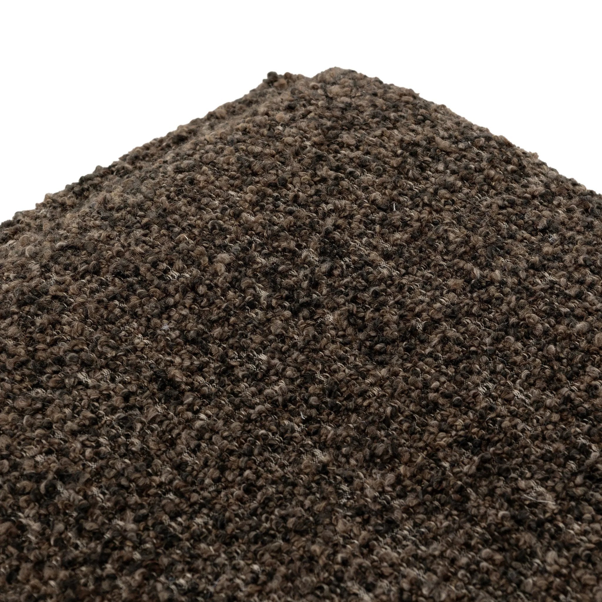 Amethyst Home provides interior design, new home construction design consulting, vintage area rugs, and lighting in the Calabasas metro area.