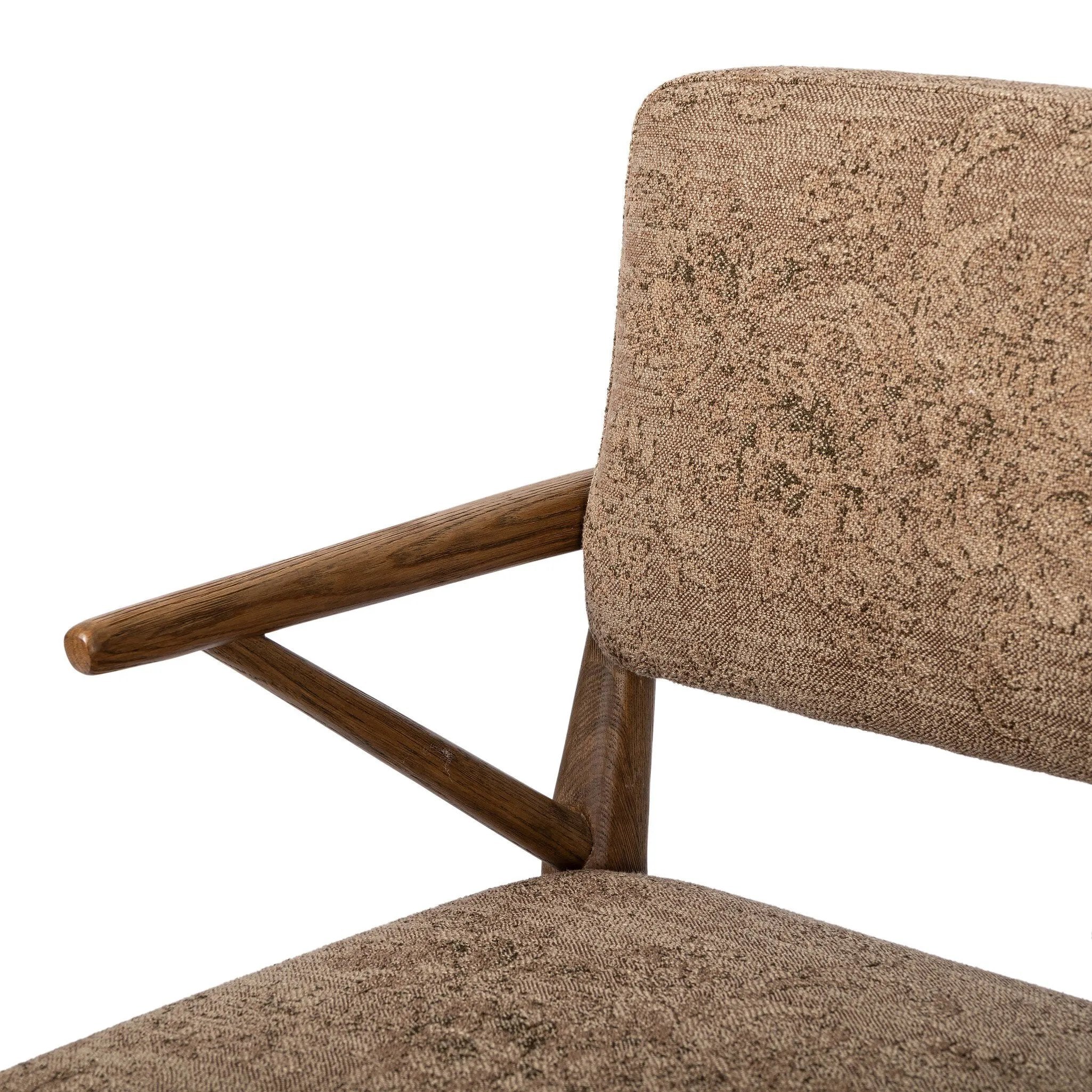 Amethyst Home provides interior design, new home construction design consulting, vintage area rugs, and lighting in the Calabasas metro area.