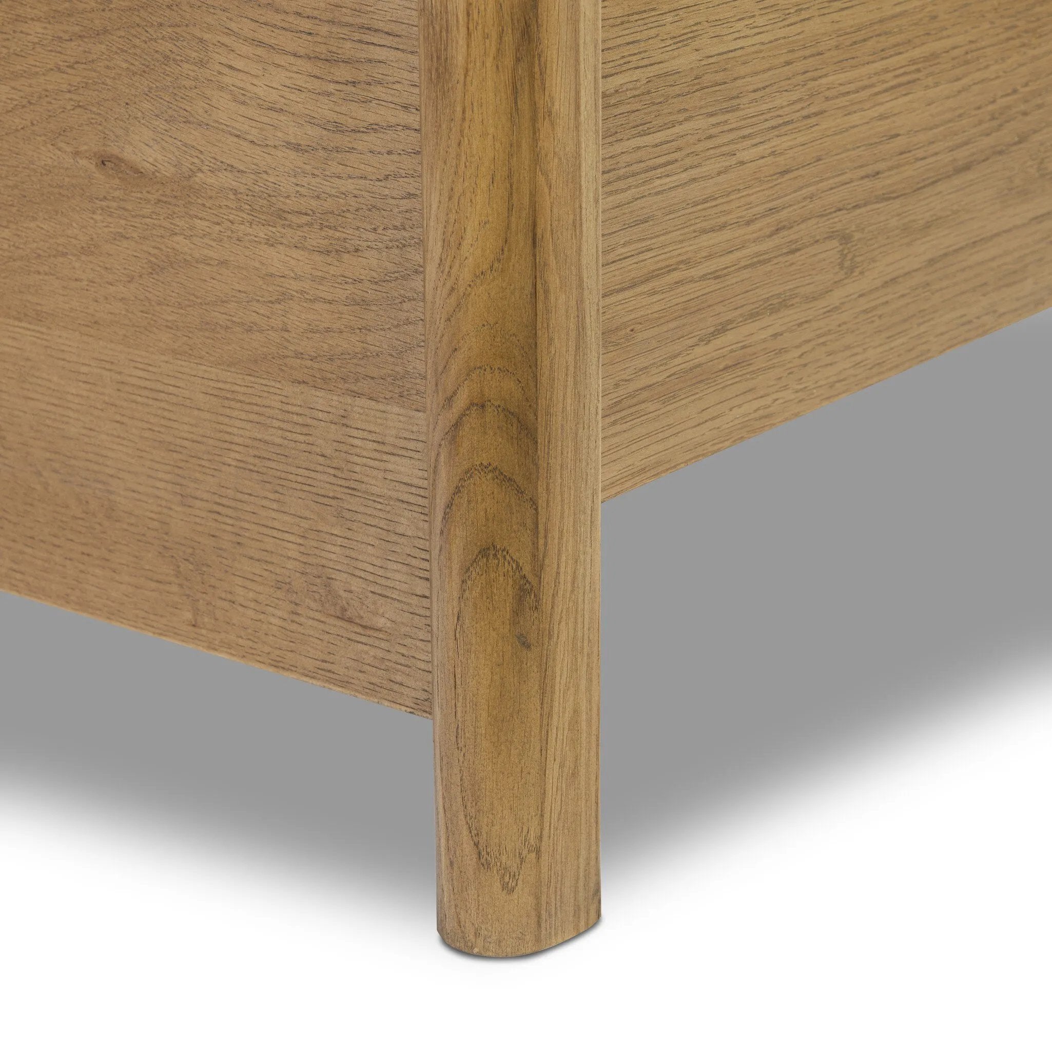 Amethyst Home provides interior design, new home construction design consulting, vintage area rugs, and lighting in the Los Angeles metro area.