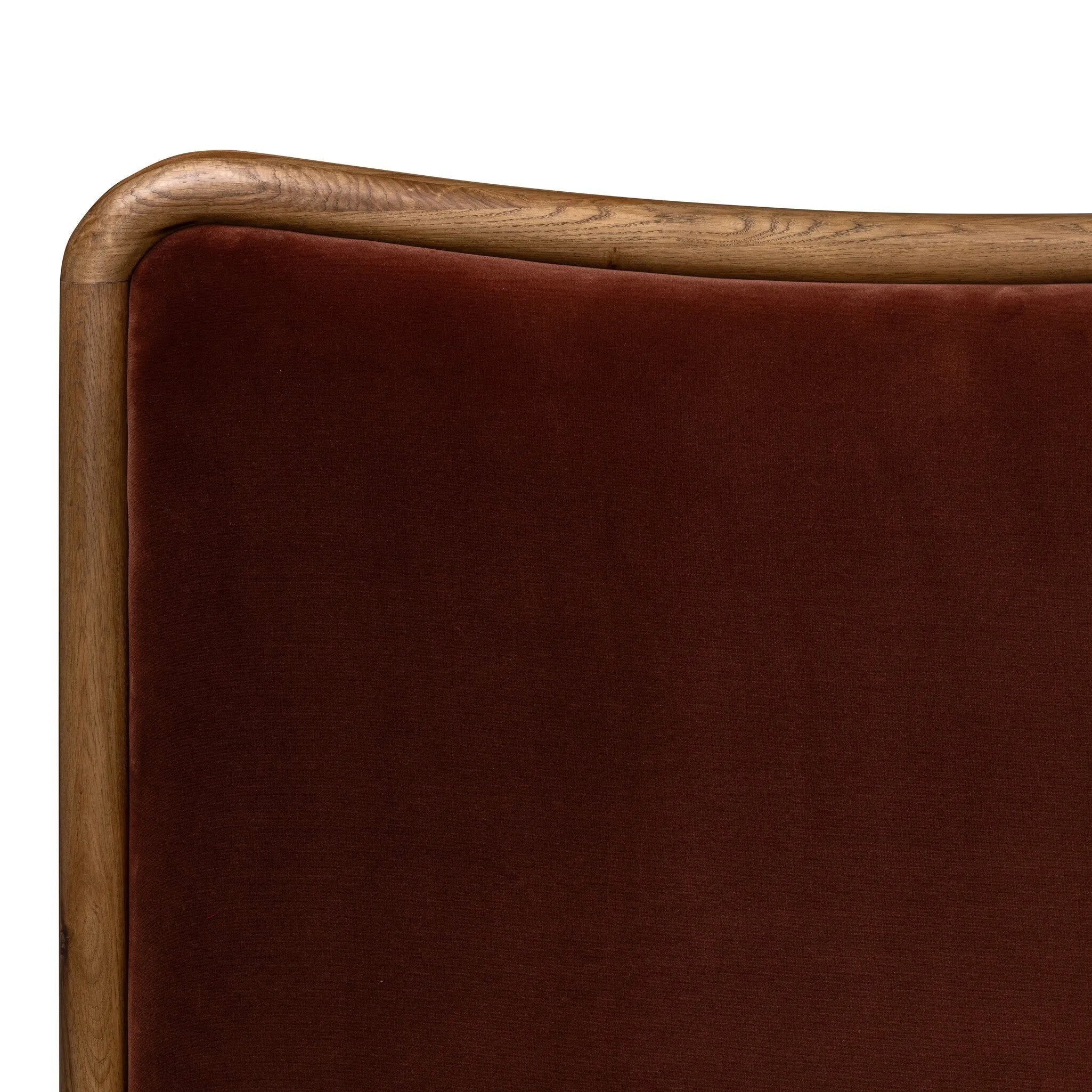 Amethyst Home provides interior design, new home construction design consulting, vintage area rugs, and lighting in the Laguna Beach metro area.