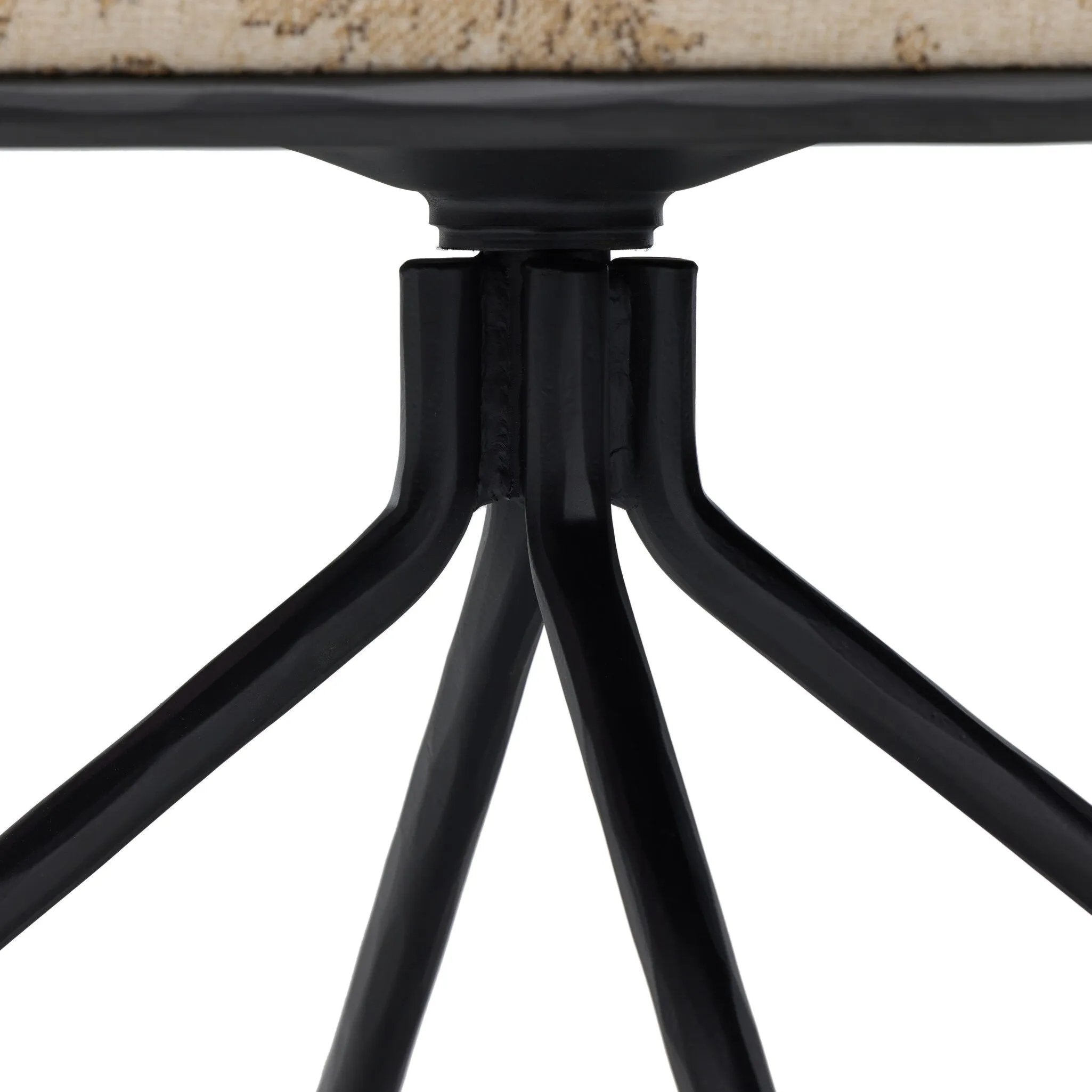 Amethyst Home provides interior design, new home construction design consulting, vintage area rugs, and lighting in the Calabasas metro area.