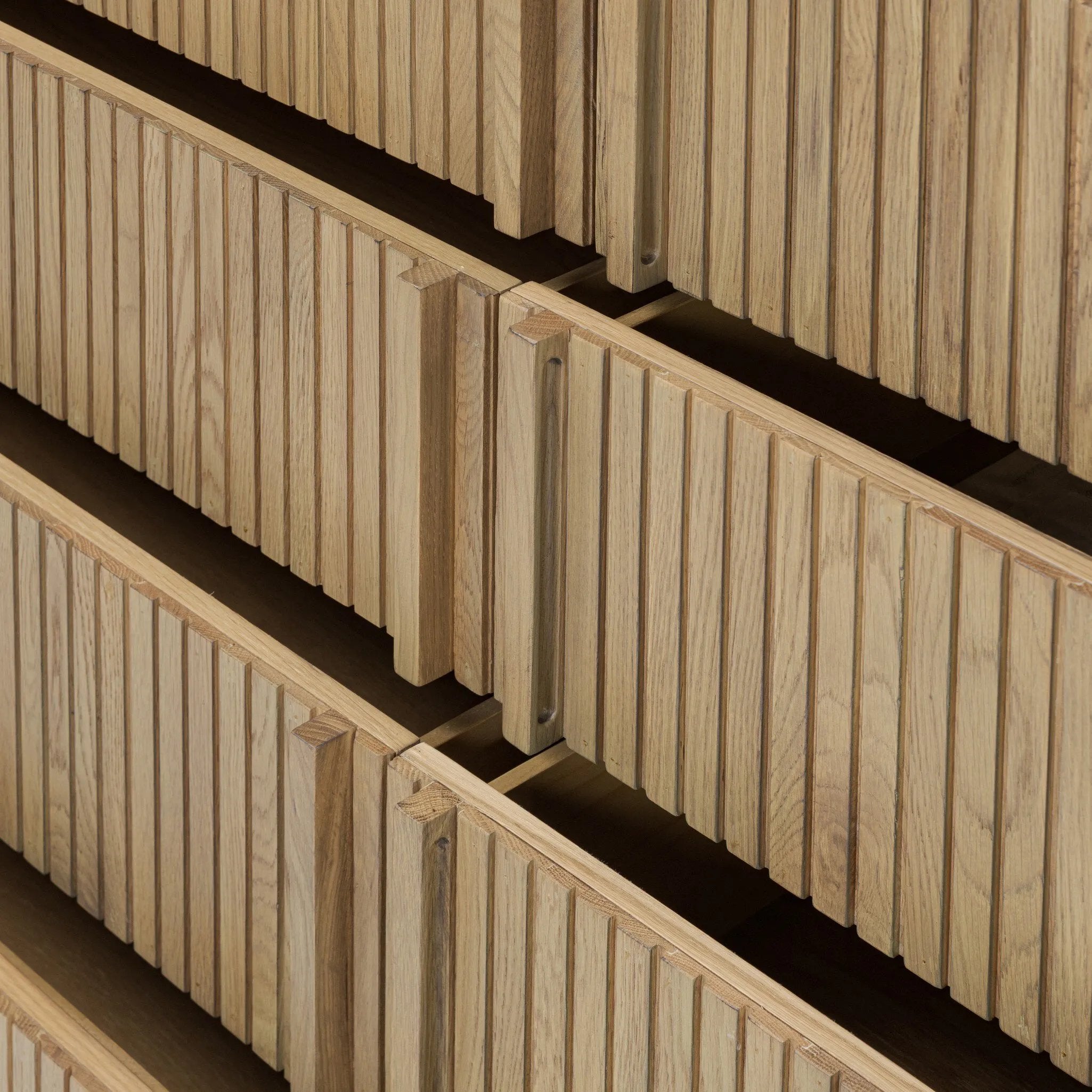 Amethyst Home provides interior design, new home construction design consulting, vintage area rugs, and lighting in the Laguna Beach metro area.