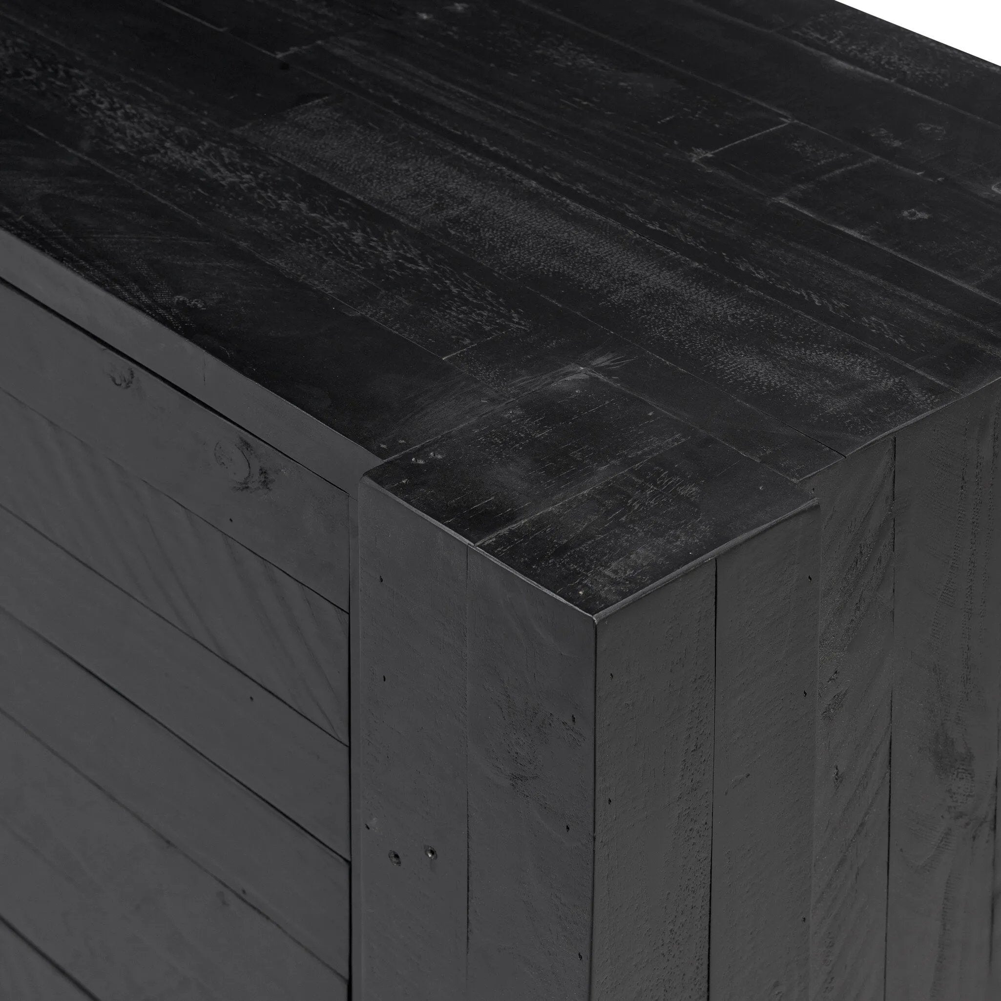 Amethyst Home provides interior design, new home construction design consulting, vintage area rugs, and lighting in the Park City metro area.