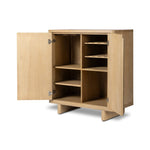 Amethyst Home provides interior design, new home construction design consulting, vintage area rugs, and lighting in the Des Moines metro area.