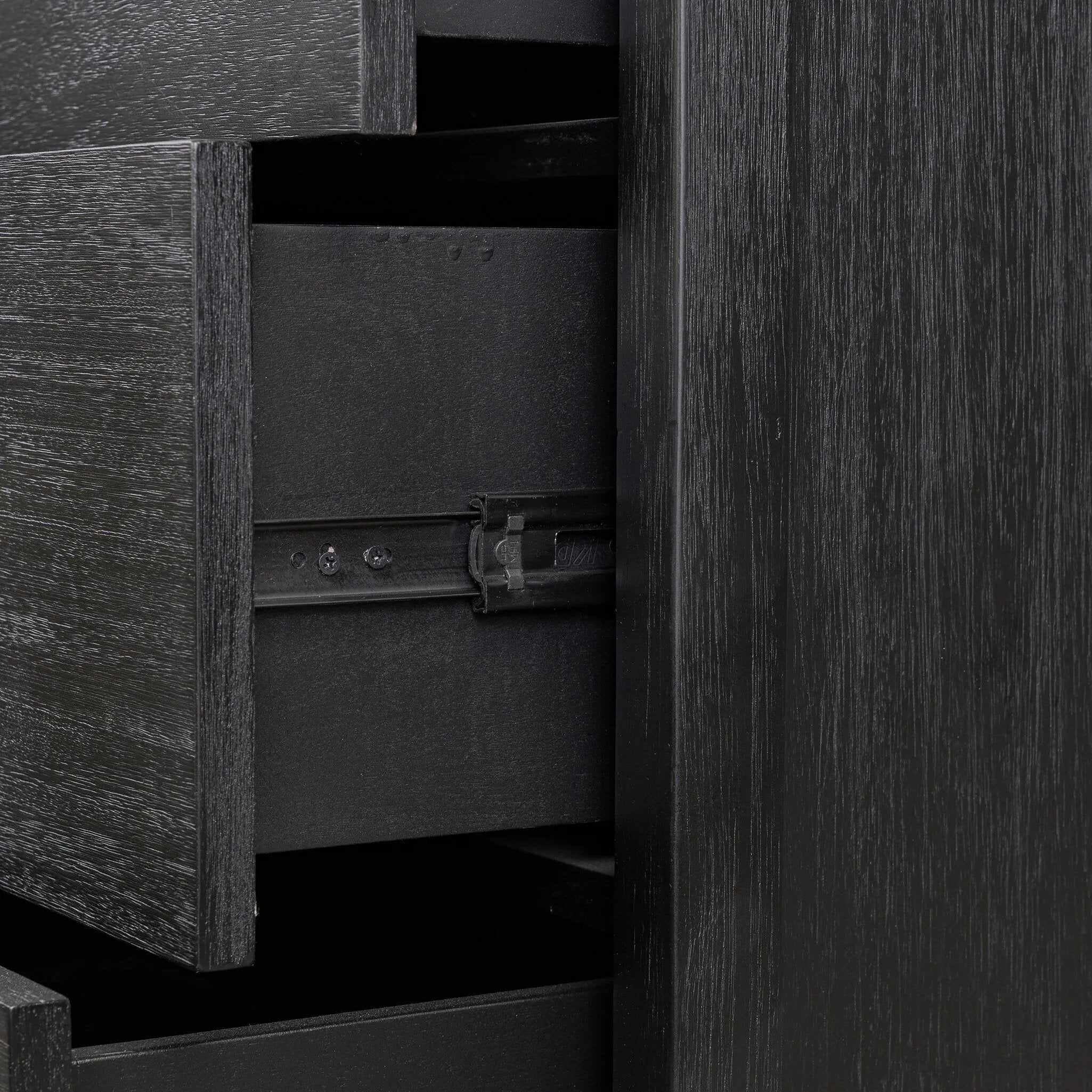 Amethyst Home provides interior design, new home construction design consulting, vintage area rugs, and lighting in the Los Angeles metro area.