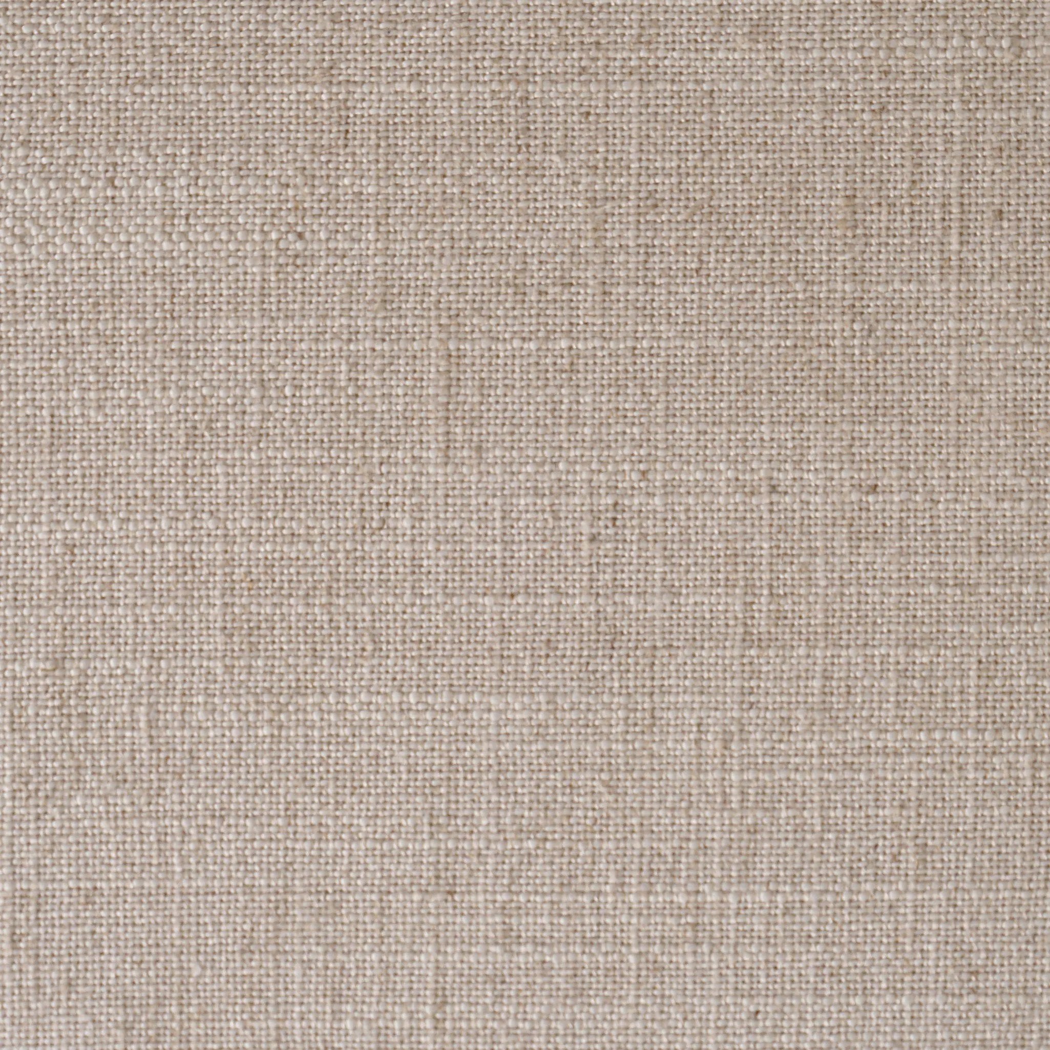 A linear dining style inspired by Japanese tea houses, crafted from black-finished ash. Designed for comfort, a thick cushion