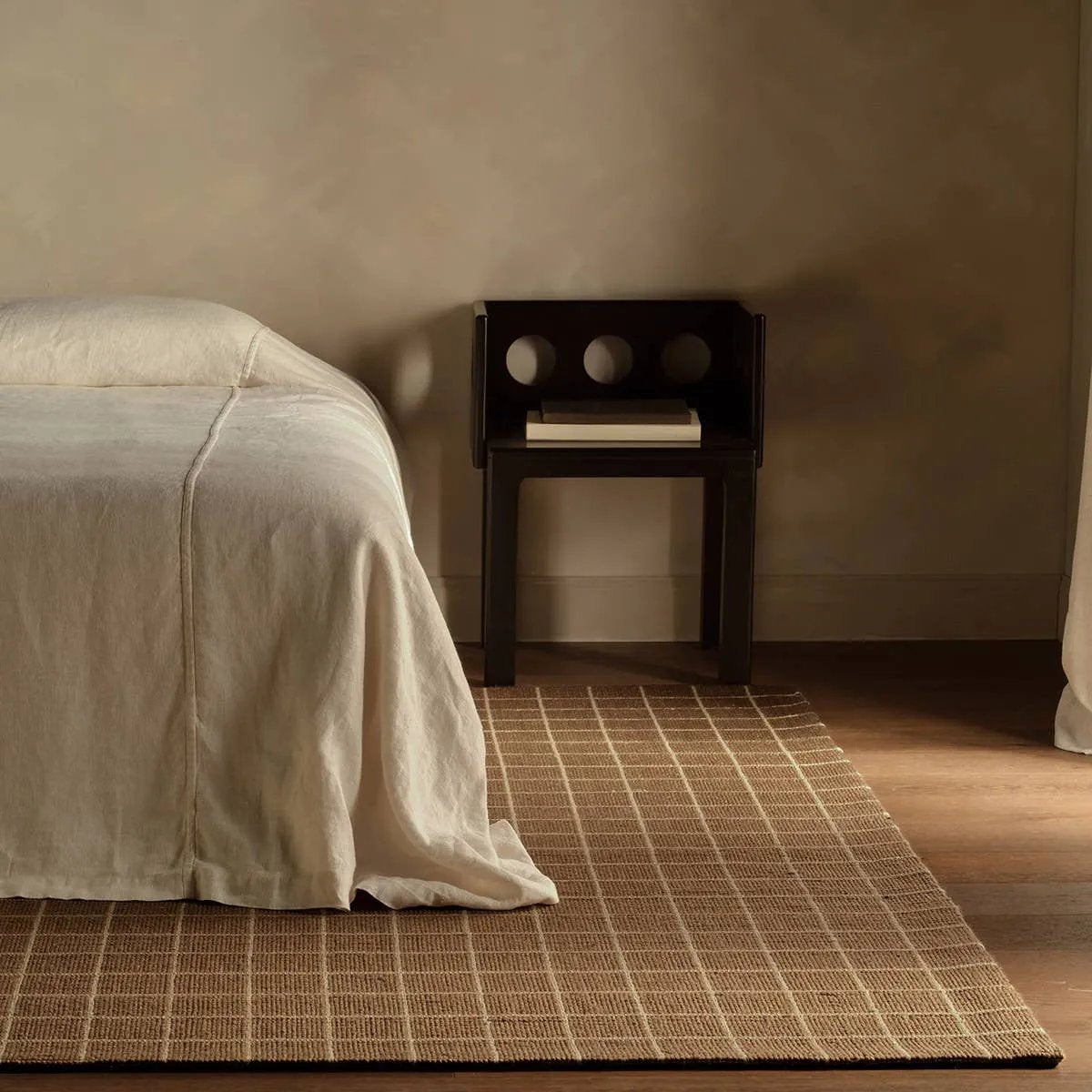 Featuring Club Rug by Jaipur Living at Amethyst Home. Elegant and casual in the same moment, the Oxford Club by Barclay Butera introduces handwoven accents to an array of spaces. These versatile rugs complement a range of palettes and styles, perfectly paired for both modern and traditional interiors. The Club design features a grid pattern in a rich mid-ce. Amethyst Home provides interior design, new home construction design consulting, vintage area rugs, and lighting in the Calabasas metro area.