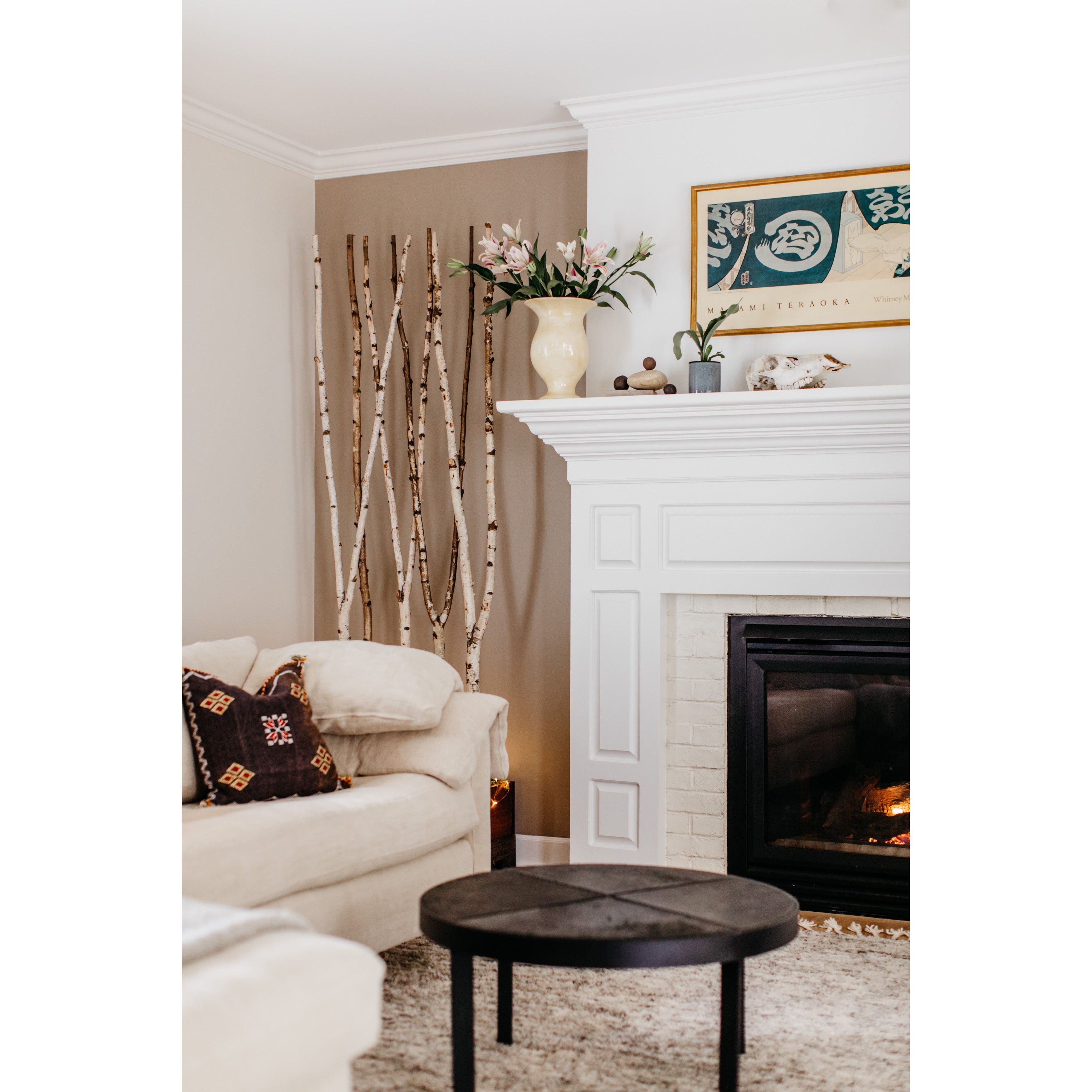 Made to order in Verellen's North Carolina atelier, the Bruges Coffee Table is the epitome of simple and sophisticated living. A timeless piece to add to your living room or other lounge area.   24" Round: 24"d x 15"h 30" Round: 30"d x 115"h 36" Round: 36"d x 15" h