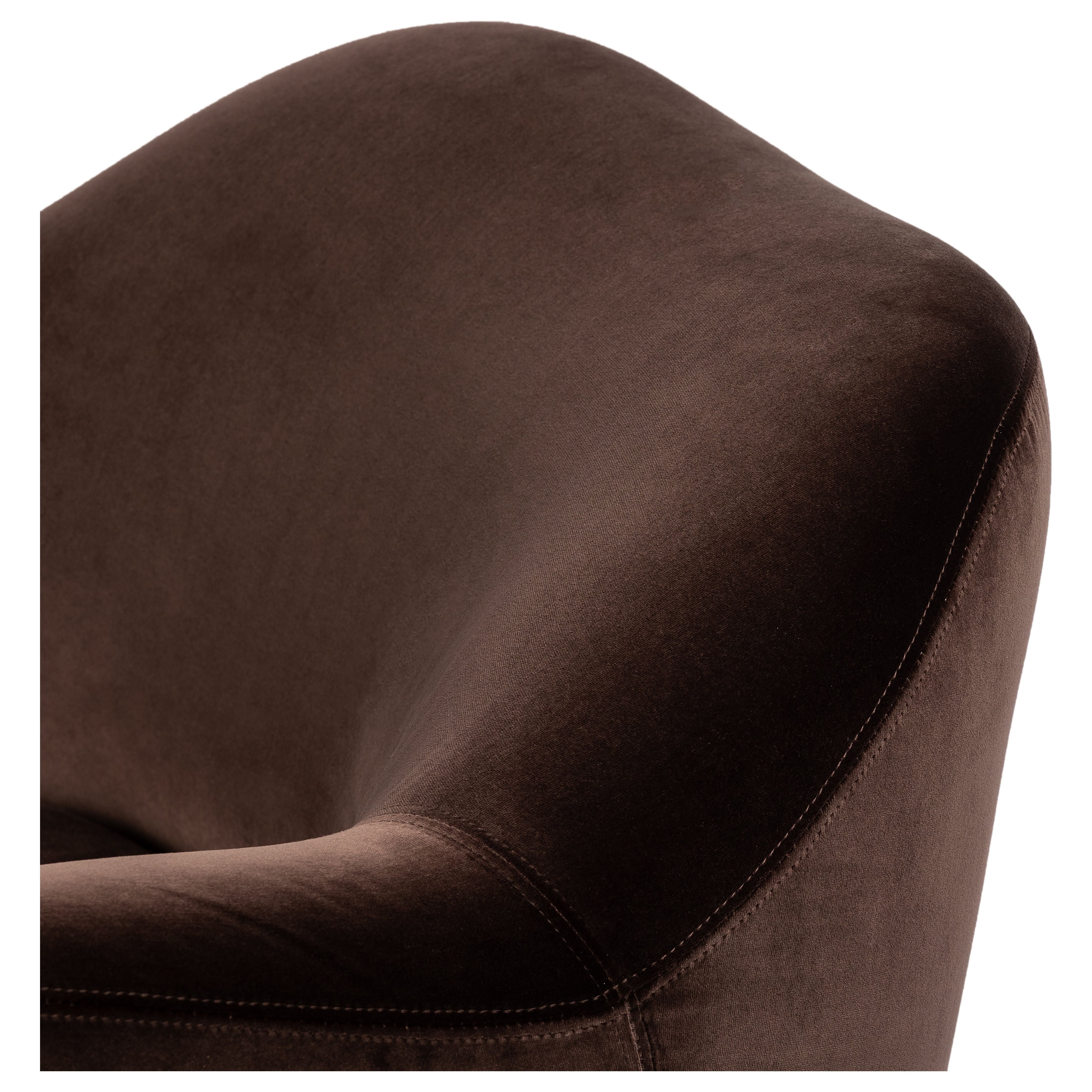 Featuring Julius Surrey Cocoa Swivel Chair by Four Hands at Amethyst Home. Velvety chocolate-brown upholstery pairs with an S-spring seat and enveloped frame for an inviting look and feel on this 360-degree swivel chair.
Collection: WestgateColors: Sienna Brown, Surrey CocoaMaterials: Solid Parawood, 76.8% Co, 23.2% PlOverall Dimensions: 35"W x 36"L x 29.50"HWeight: 63.93 lbsSeat. Amethyst Home provides interior design, new construction, custom furniture, and area rugs in the San Diego metro area.
