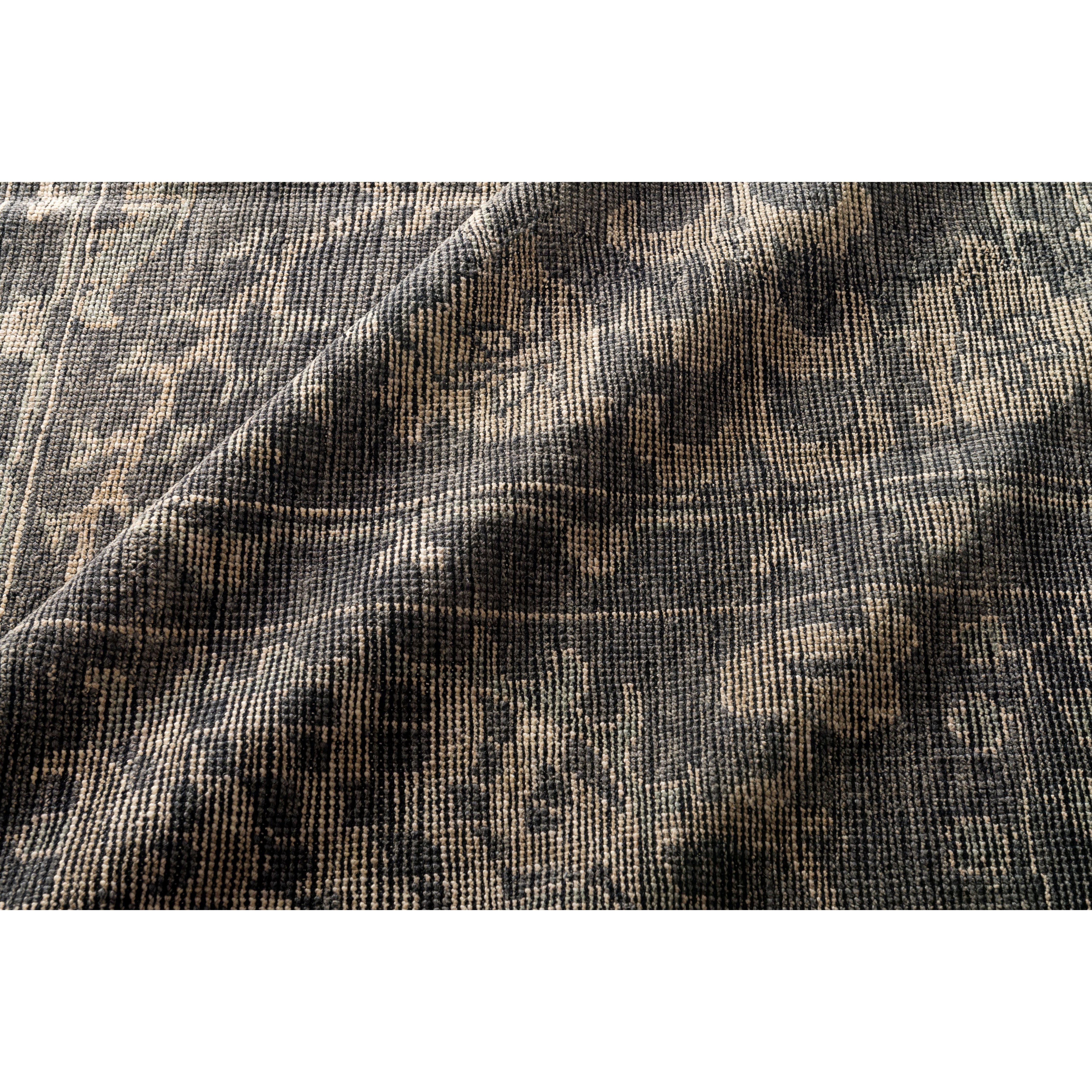 Heirloom Taupe / Taupe Rug - Amethyst Home Bring a touch of antiqued beauty into your home with our Heirloom collection. This 100% wool collection tastefully honors the art of hand knotted rugs from India. Heirloom evokes a sense of unique sophistication with its traditional Serapi rug color palettes and vintage design.