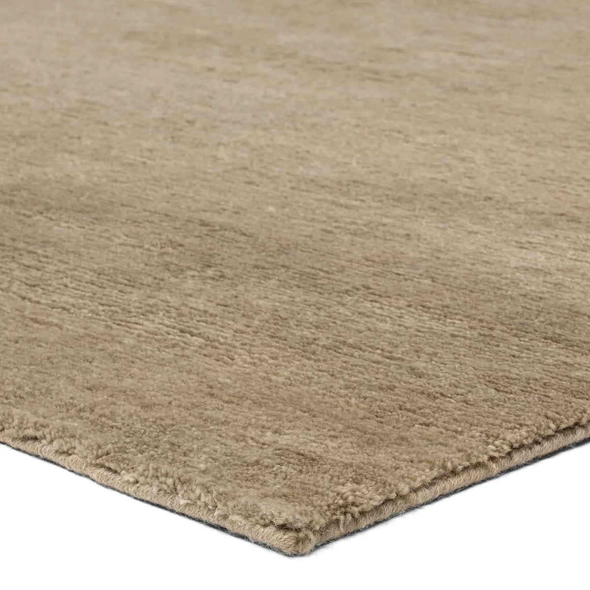 Featuring Hemara Cachemira Hand-Knotted Rug by Jaipur Living at Amethyst Home. Experience the artistry and refinement of the 100% Cashmere Hemara Cachemira. Hand knotted by skilled artisans in India, these rugs go beyond floor coverings; they are true masterpieces. The Cachemira design tells a story of plush comfort and elegance through carefully crafted T. Amethyst Home provides interior design, new home construction design consulting, vintage area rugs, and lighting in the Des Moines metro area.