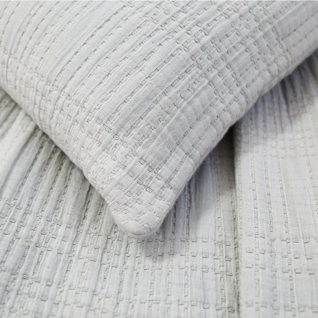 Made of a super soft gauzy cotton, the Arrowhead blanket features an interwoven grid pattern, giving it beautiful texture.Made of 100% cotton Amethyst Home provides interior design, new home construction design consulting, vintage area rugs, and lighting in the Winter Garden metro area.