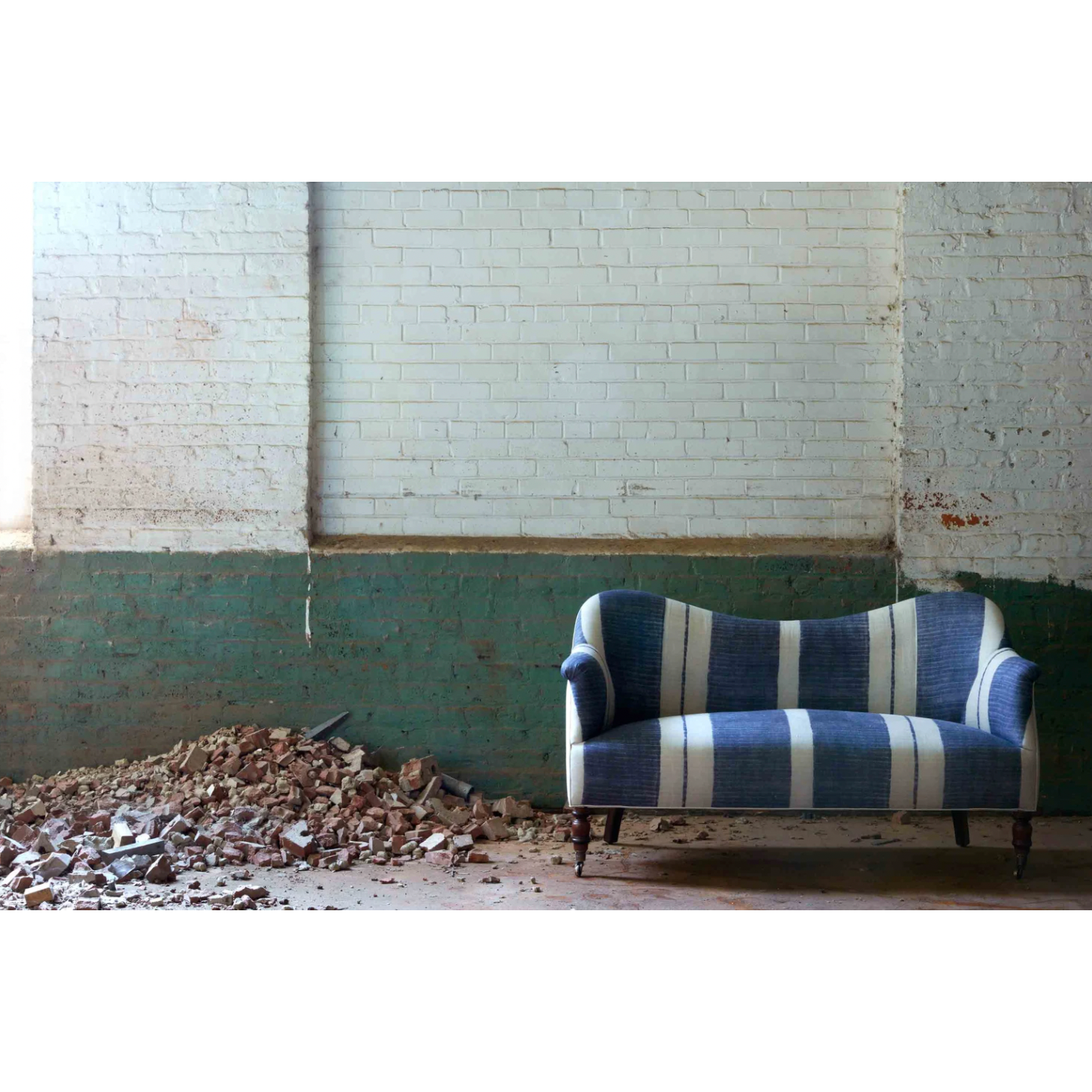 Featuring JD Dromedary 56" Loveseat by Cisco Brothers at Amethyst Home. We love the curved back and high arms found on this Dromedary Loveseat - John Derian by Cisco Home. We'd love to see a pair of these in featured in your living room -- sure to be your new favorite reading spot!
Overall: 56"W x 33"H x 26"DSitting Space: 48"w x 20"dSeat Height: 18"hArm H. Amethyst Home provides interior design, new home construction design consulting, vintage area rugs, and lighting in the Nashville metro area.