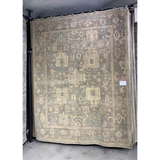 Hand knotted of 100% wool by skilled artisans, the Loloi Vincent Pebble / Pebble Area Rug, or VC-06, offers the look of a well-worn antique rug in a modern day color palette. Each exquisite piece undergoes a weeks-long antique washing process which fades the pattern and color beautifully.