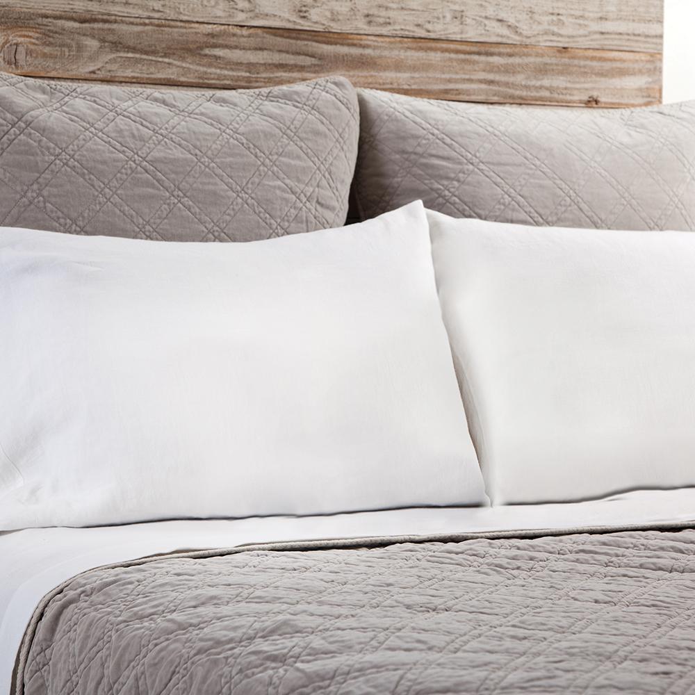 The Brussels Coverlet Bedding Taupe by Pom Pom at Home is a grand and sophisticated line that has a diamond quilted pattern on the front, made of 100% stone washed cotton velvet. Available in several soft, stone washed colors. 100% cotton velvet Machine wash cold; tumble dry low; warm iron as needed Do not bleach