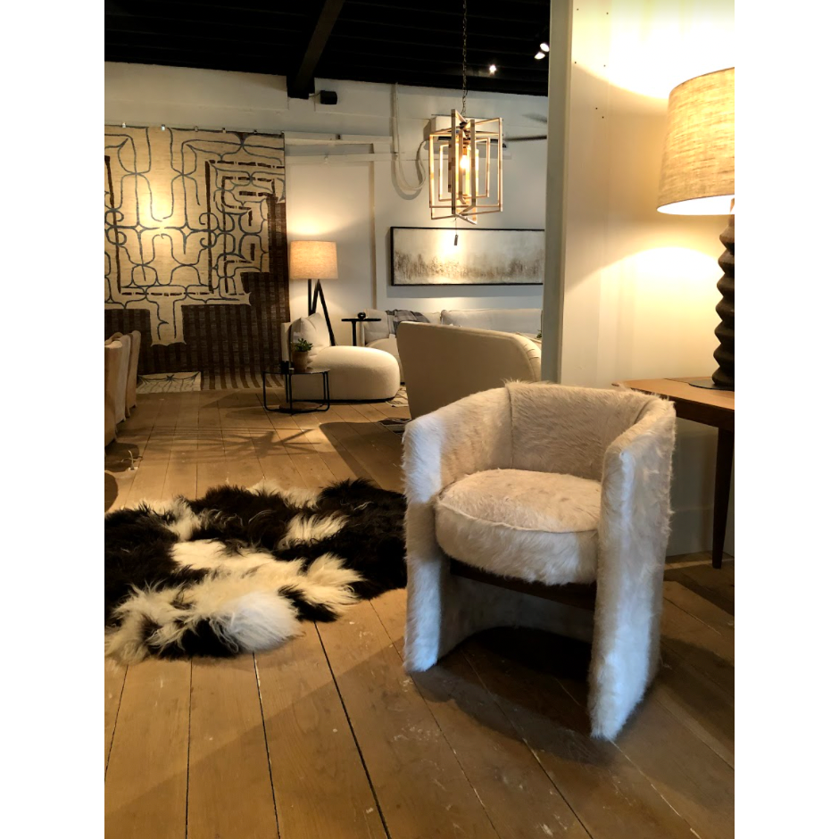 Verellen's Hudson Dining Chair features a hugging upholstered frame with sprung up seat and wood support detail. It’s sure to seduce your company! The Hudson Dining chair comes standard with:  • tight seat & back configuration • foam down seat construction • exposed wood stretcher