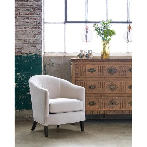 Grade : G Amethyst Home provides interior design, new home construction design consulting, vintage area rugs, and lighting in the Los Angeles metro area.
