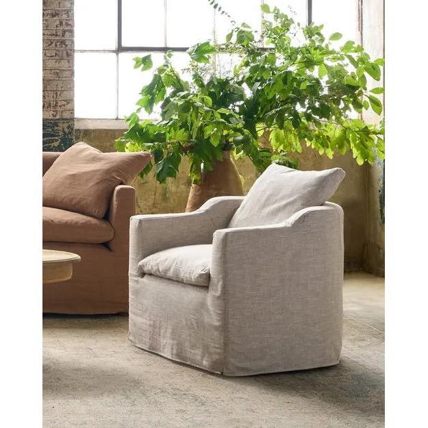 Grade : G Amethyst Home provides interior design, new home construction design consulting, vintage area rugs, and lighting in the Houston metro area.