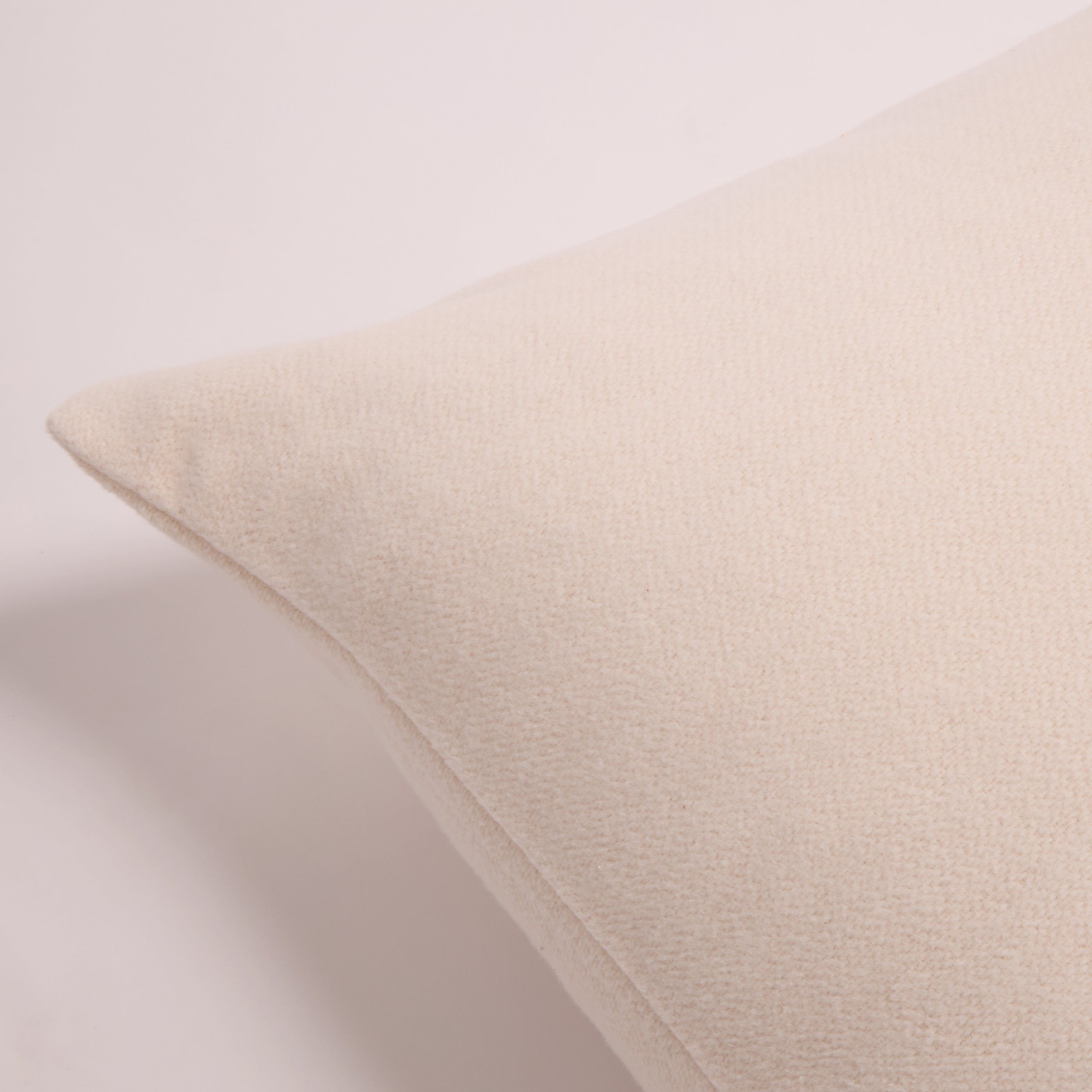 <p>Practical luxury does exist. The magic of Billie lies in our combed cotton, sourced in Portugal. The feel is the coziest of cashmeres, while the care is all cotton: machine wash-and-dry these pieces without fear.Our beloved oversized pillow, now in the softest Billie plush. Perfect for reading in bed, coffee in bed, and overall decadence.<br><br>- Made of 100% cotton.
- Insert included. Amethyst Home provides interior design, new construction, custom furniture, and area rugs in the San Diego metro area
