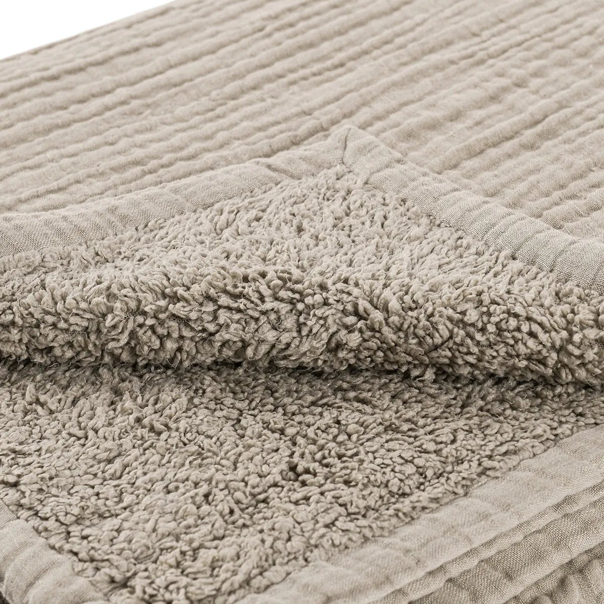  Amethyst Home provides interior design, new home construction design consulting, vintage area rugs, and lighting in the Omaha metro area.