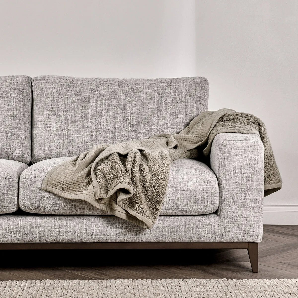  Amethyst Home provides interior design, new home construction design consulting, vintage area rugs, and lighting in the Park City metro area.