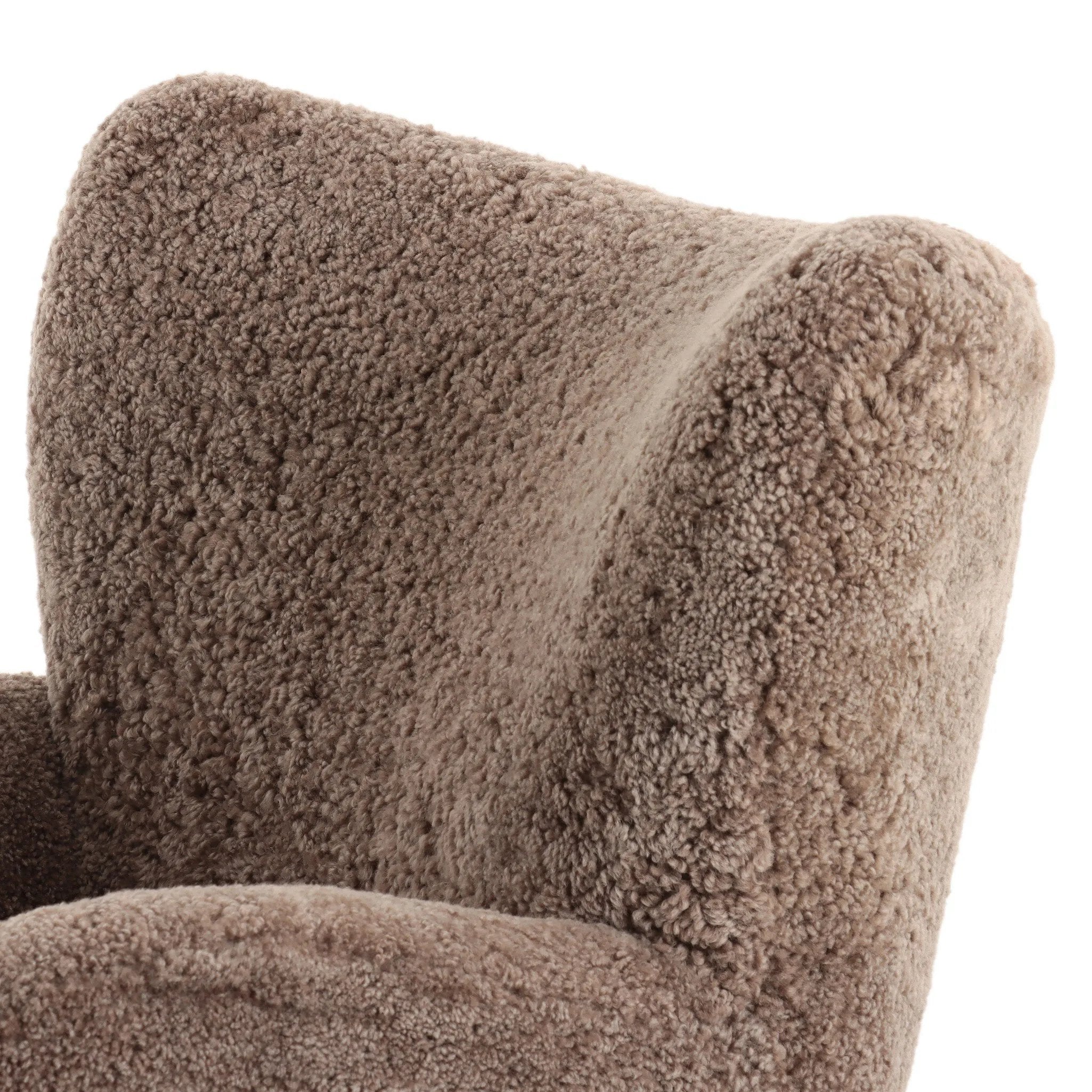  Amethyst Home provides interior design, new home construction design consulting, vintage area rugs, and lighting in the Austin metro area.