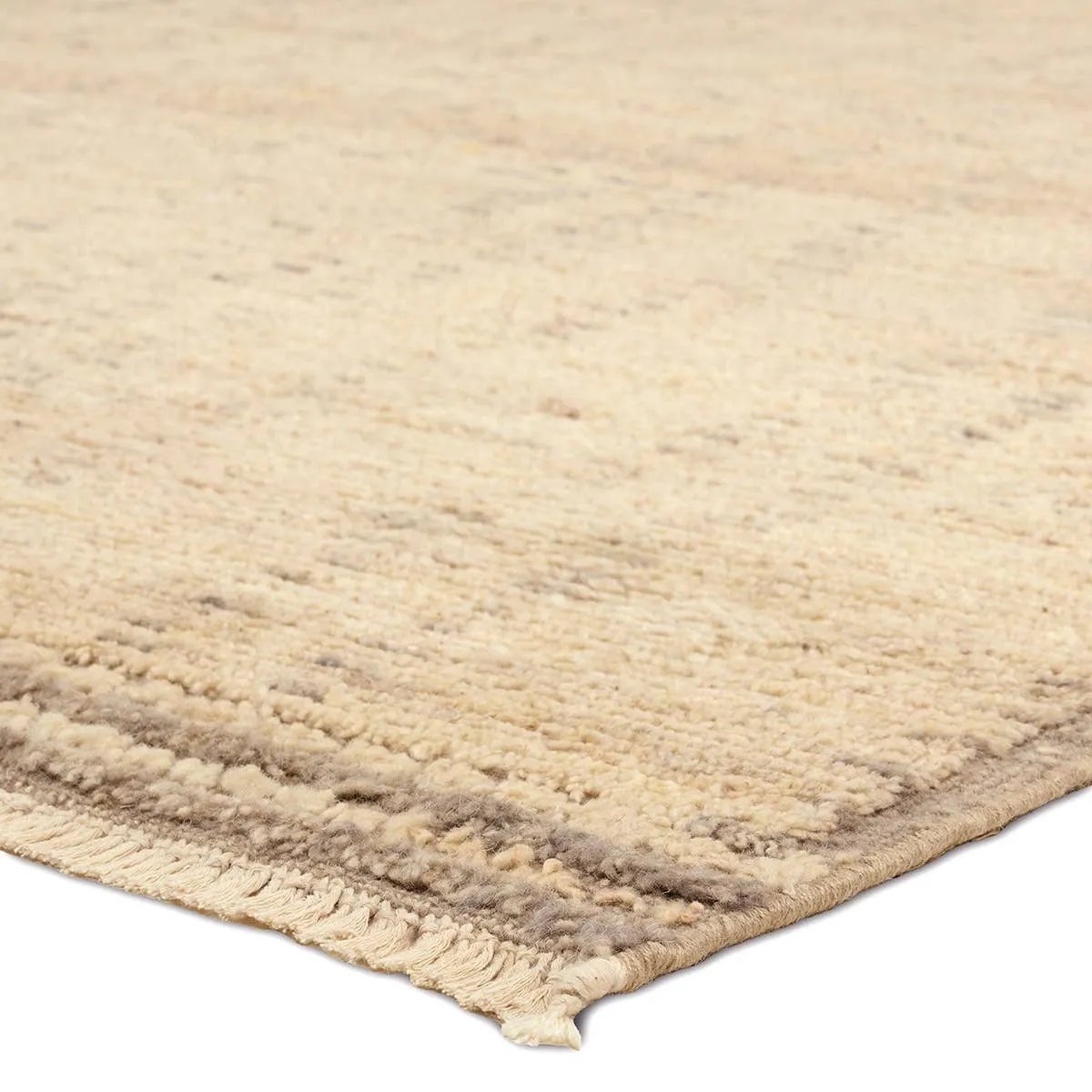 With its understated adventurous ethos, the Kazben is a lifestyle rug that hints at luxury. An homage to the collective decades of quality rug making, its unsurpassed quality is an investment for today and tomorrow. The Kelyn design speaks to the artistry of finely made rugs. Amethyst Home provides interior design, new home construction design consulting, vintage area rugs, and lighting in the Winter Garden metro area.