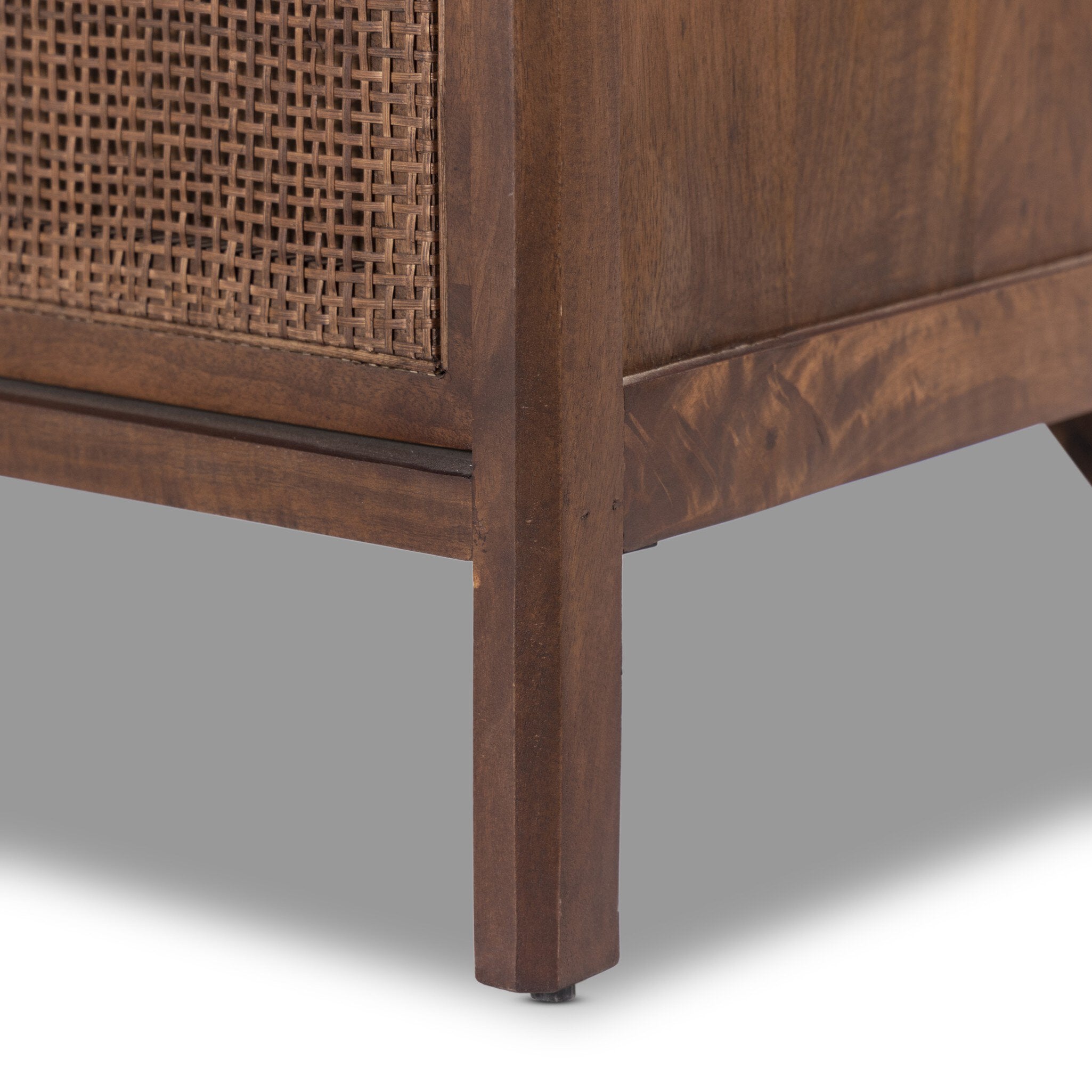 Featuring Sydney Brown Cane 9 Drawer Dresser by Four Hands at Amethyst Home. Integrate organization and style into your bedroom with the Sydney Brown Cane 9 Drawer Dresser. Boasting nine spacious drawers, this dresser offers ample storage for all your clothing and accessories. Its elegant design, featuring a beautiful cane texture, will elevate the look of any room.
Overall Dime. Amethyst Home provides interior design, new construction, custom furniture, and area rugs in the Kansas City metro area