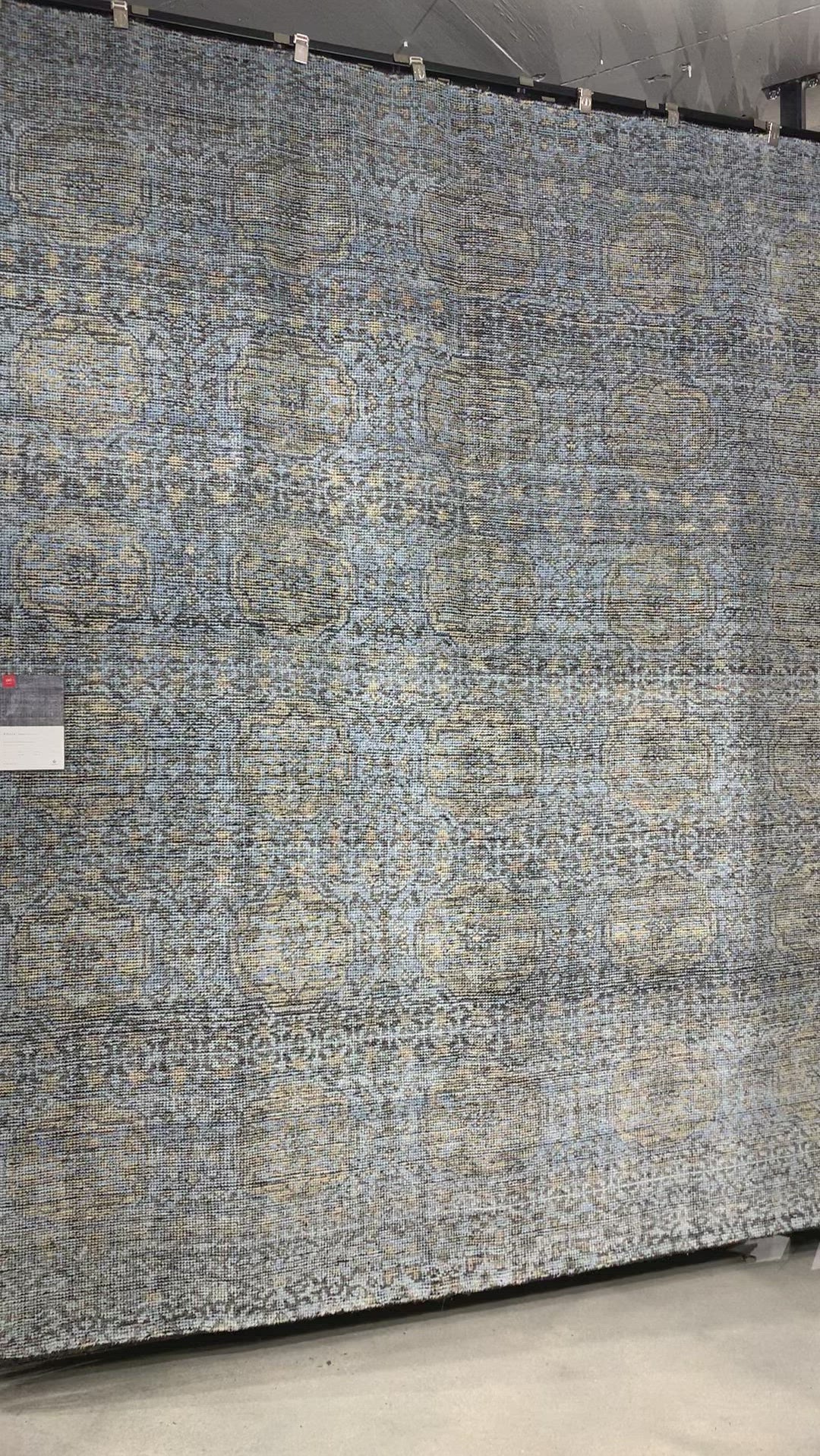 Hand-knotted in India of 100% wool, the Amara Collection creates a casual yet refined vibe with high-end appeal.  Hand Knotted 100% Wool AMM-05 Blue/Gold
