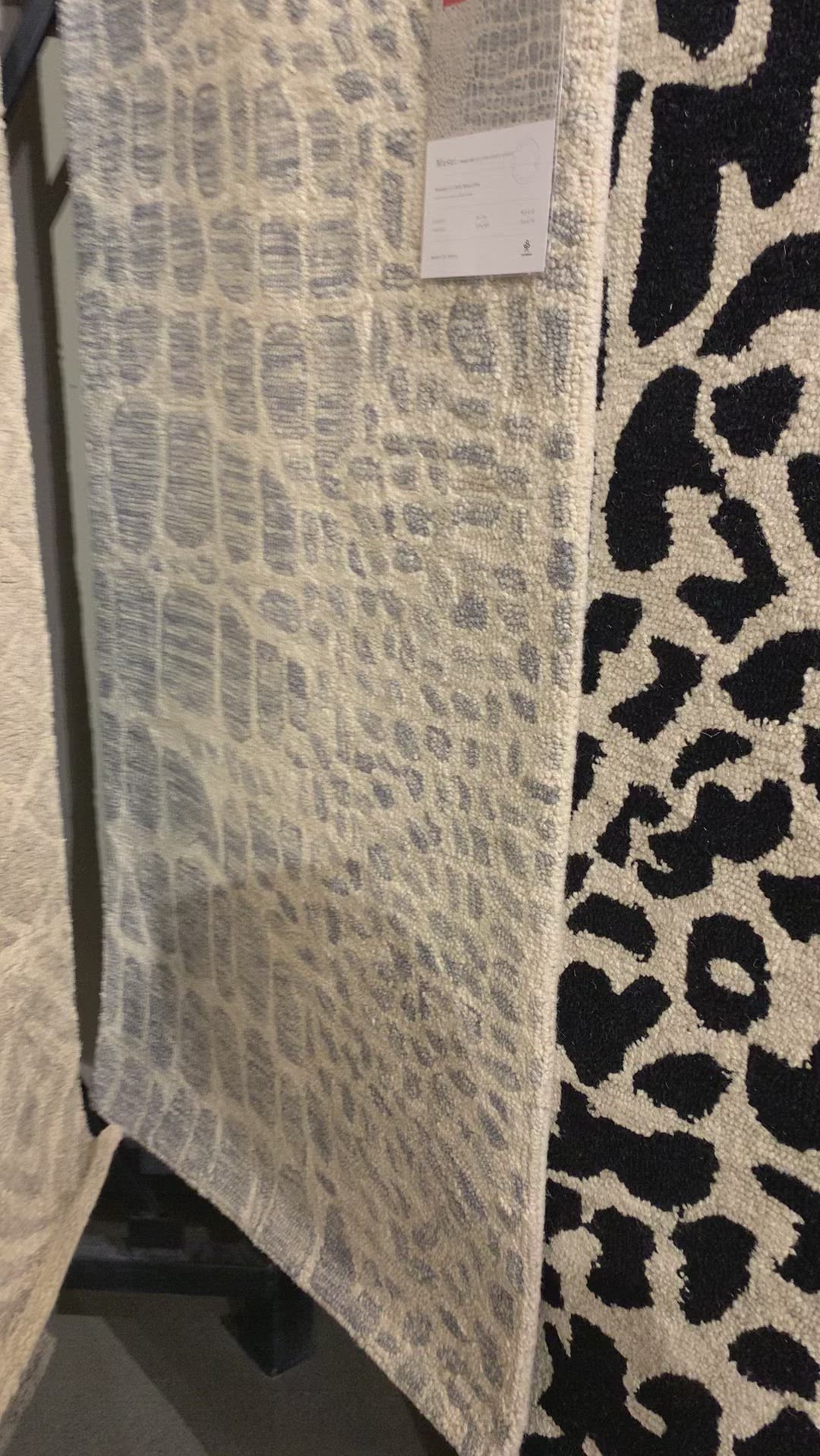 Hooked of 100% wool, this Masai Collection is a softer side of the savannah brought to life by artisans in India. Masai is a beautiful contemporary rug with contrasting hues and is a chic twist on the classic animal print.  Hooked 100% Wool MAS-02 Grey / Ivory
