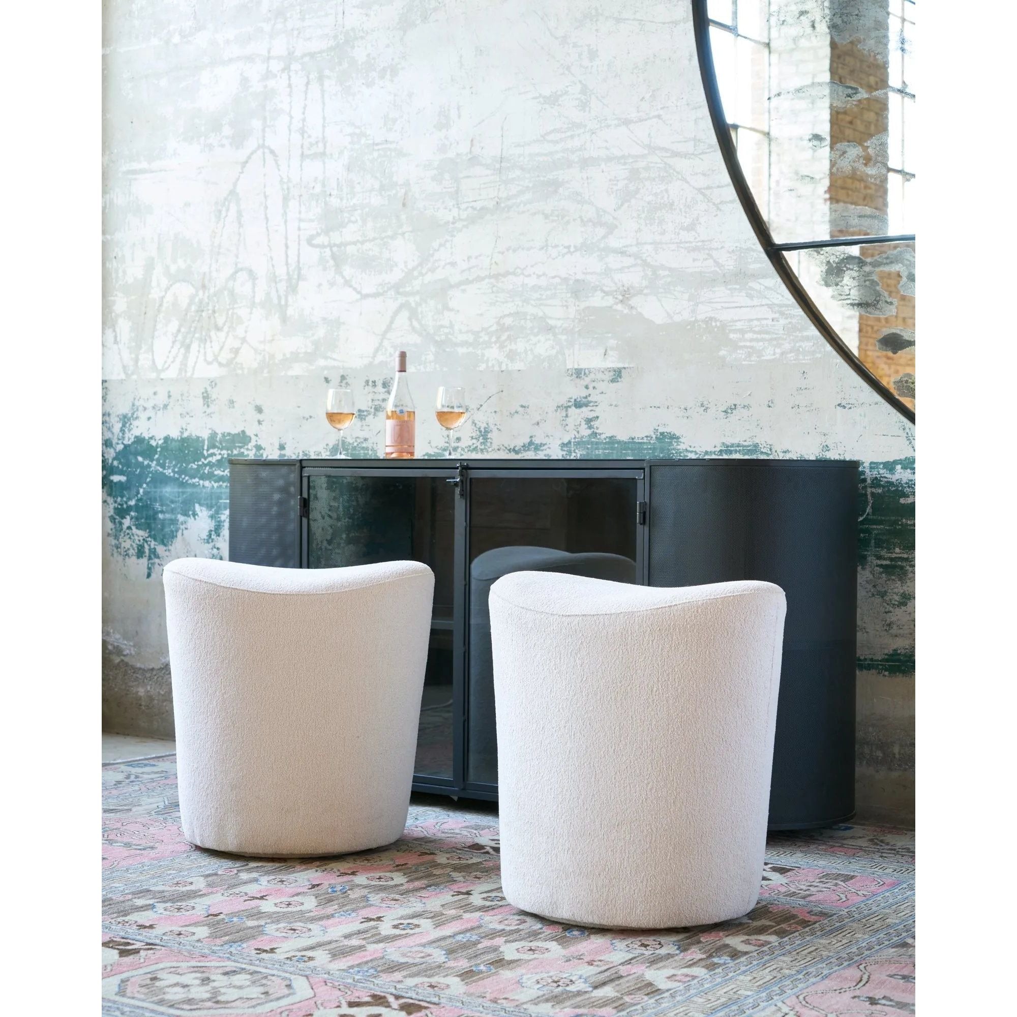  Amethyst Home provides interior design, new home construction design consulting, vintage area rugs, and lighting in the San Diego metro area.
