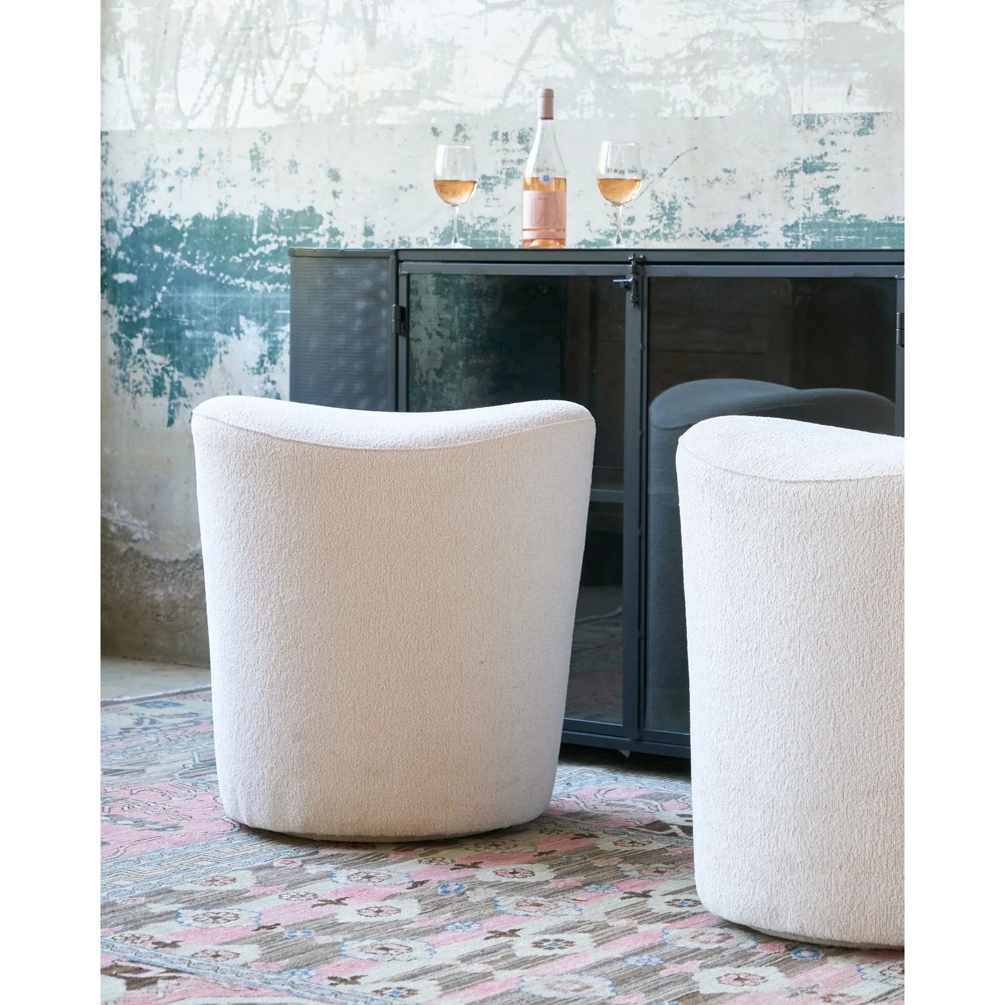  Amethyst Home provides interior design, new home construction design consulting, vintage area rugs, and lighting in the Seattle metro area.