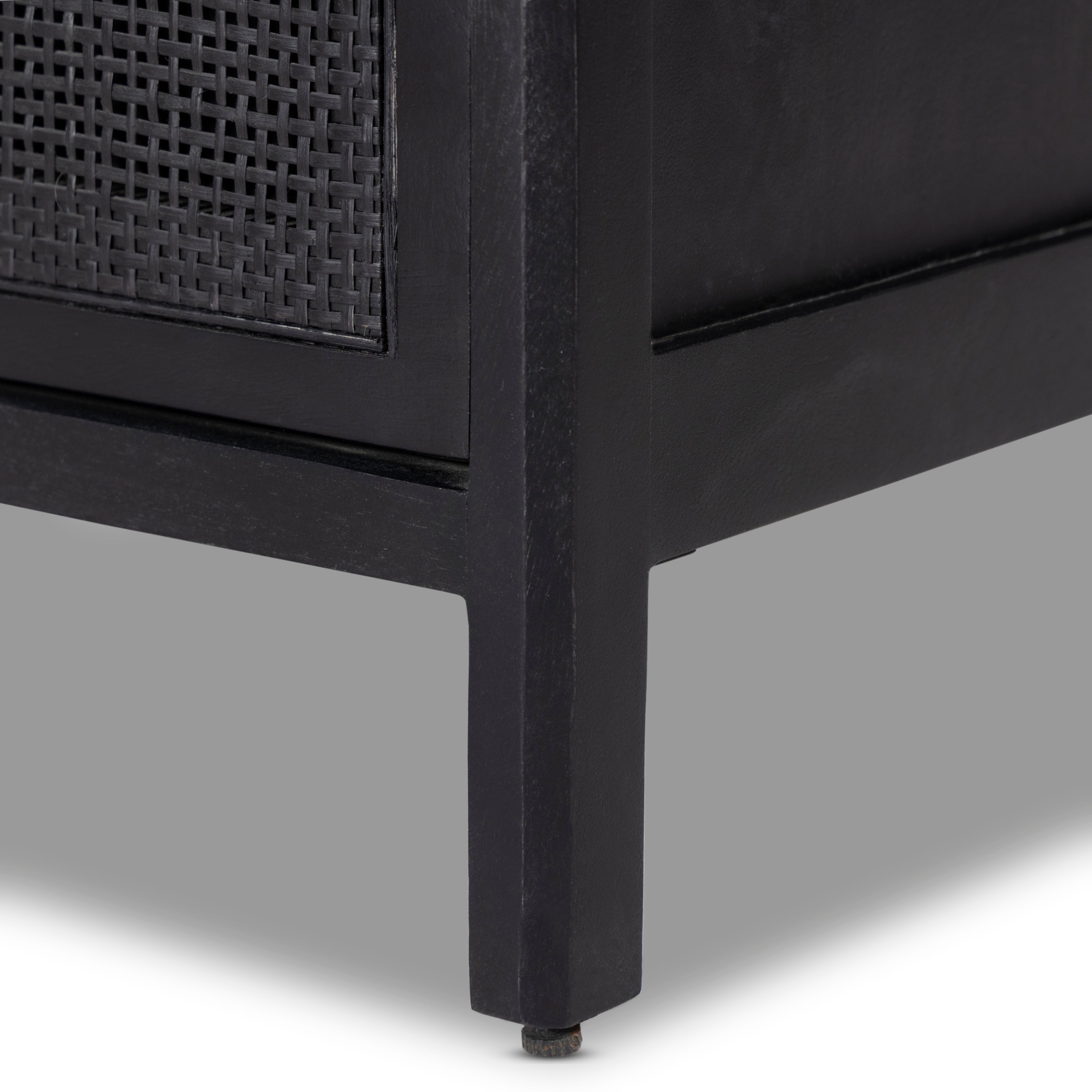 Featuring Sydney Black Wash 6 Drawer Dresser by Four Hands at Amethyst Home. Introduce timeless style to your bedroom with the Sydney Black Wash 6 Drawer Dresser. With six spacious drawers, this dresser offers plenty of storage for clothes, linens, and more. Crafted from sturdy wood, it's sure to be a lasting addition to any decor.Overall Dimensions: 58"W x 17"L x 31.50"H
Collec. Amethyst Home provides interior design, new construction, custom furniture, and area rugs in the Des Moines metro area.