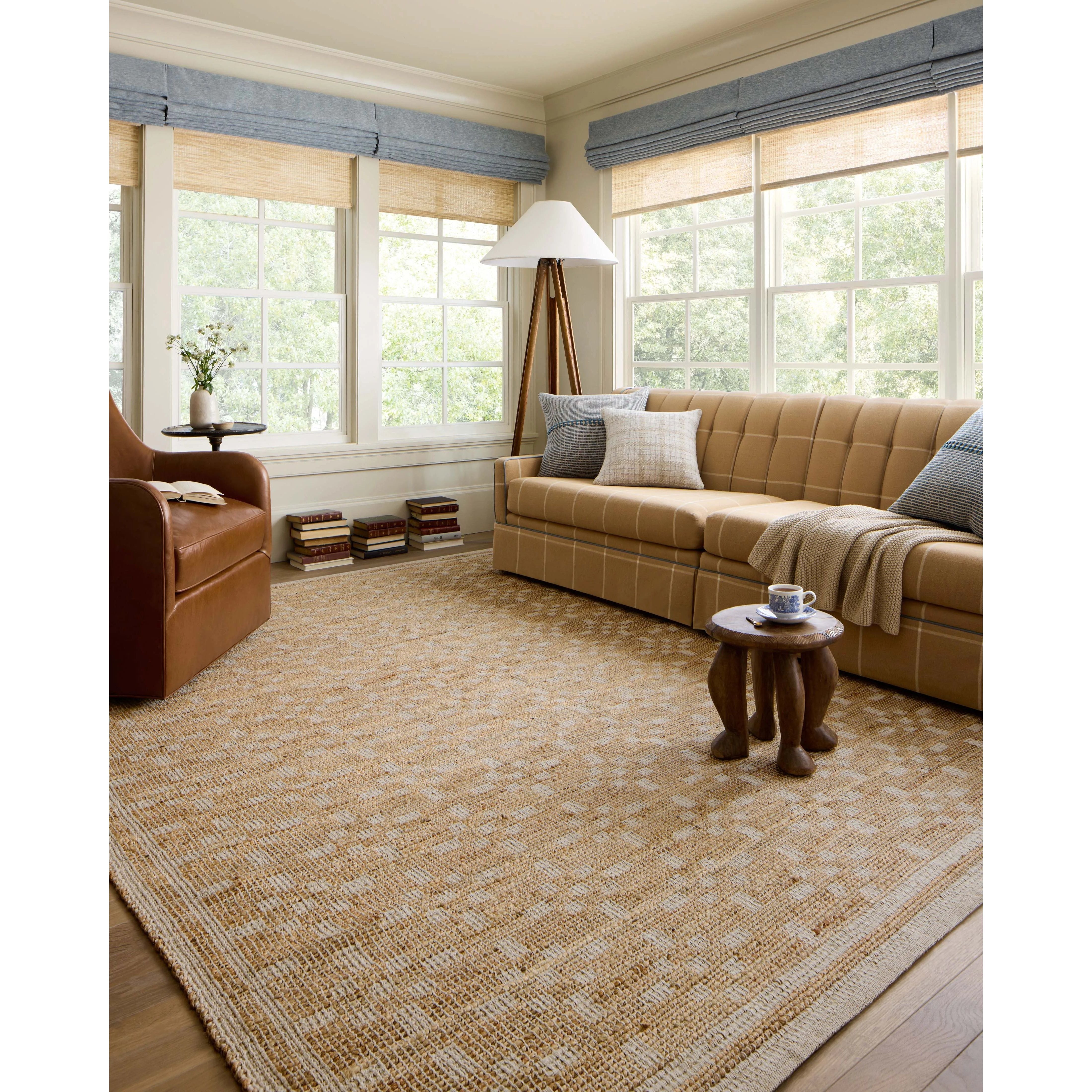 Hand Wove Amethyst Home provides interior design, new home construction design consulting, vintage area rugs, and lighting in the Los Angeles metro area.