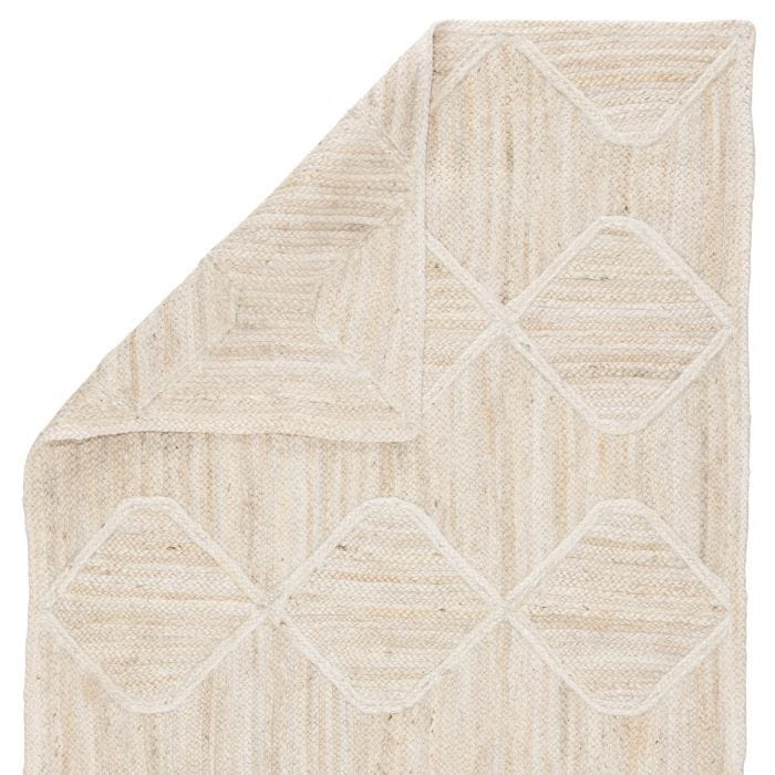 The Naturals Tobago collection delivers rich texture and organic allure to contemporary homes. The Sisal Bow NAT41  rug showcases a chic diamond trellis design, hand woven of jute. The mix of ivory and golden tones on this stunning rug lends a contemporary vibe to any living room, dining room, kitchen, or hallway!