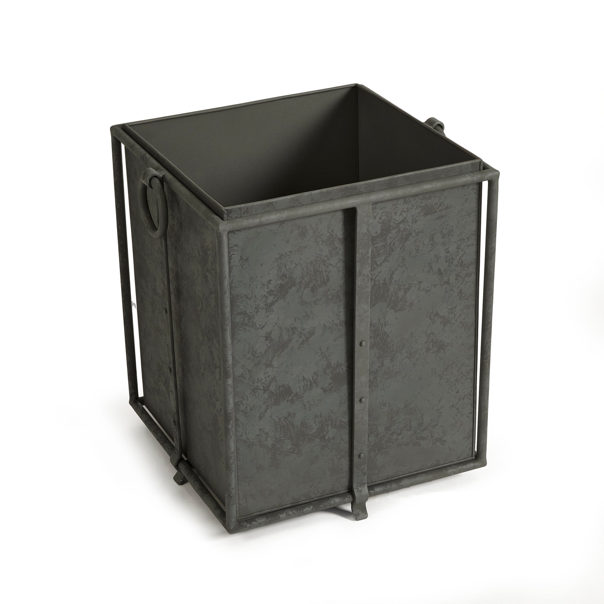 With metal liners that easily slide out, the Callahan Square Planter is as practical as it is handsome. The rounded handles and traditional design make it an outdoor classic. Amethyst Home provides interior design, new construction, custom furniture, and area rugs in the Newport Beach metro area.