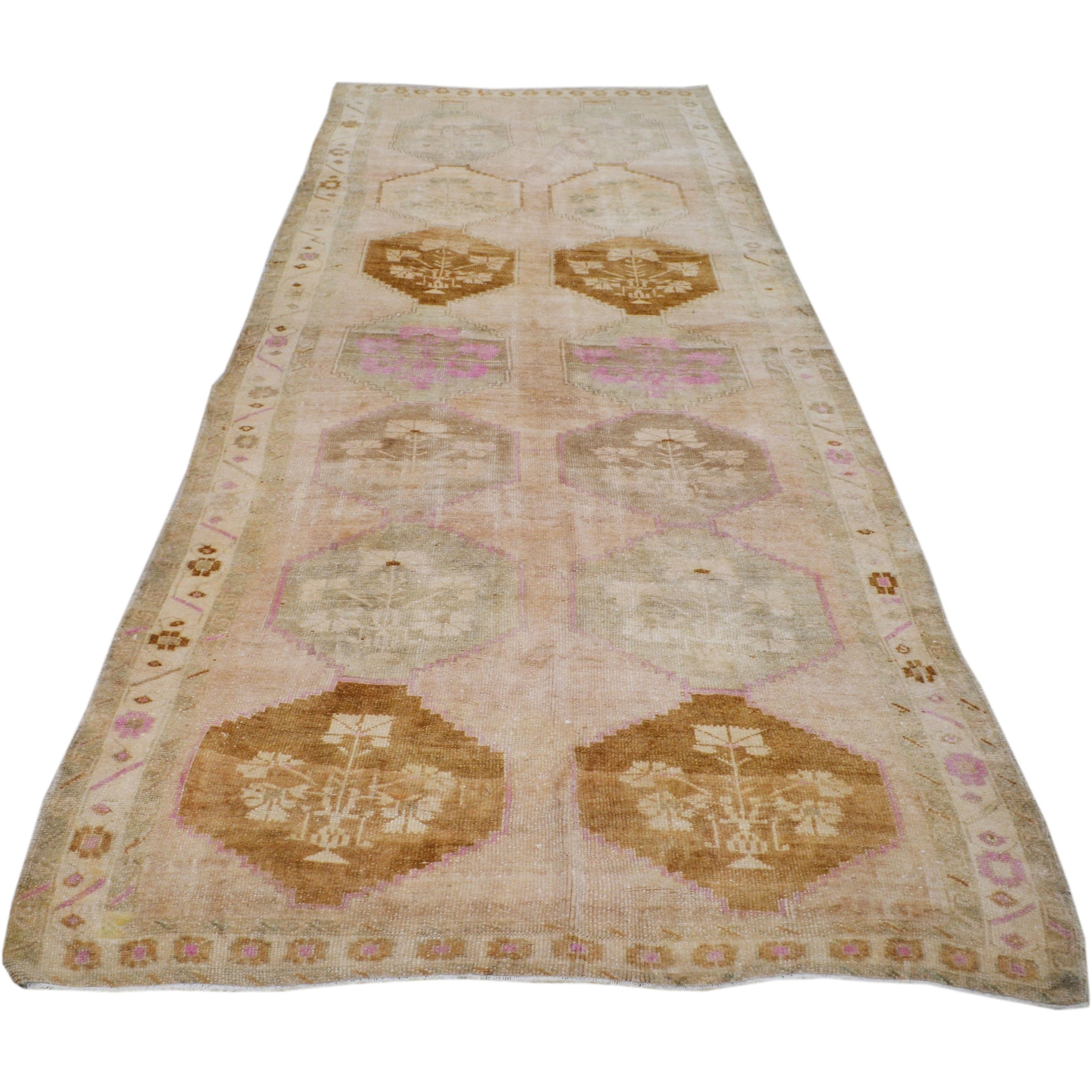 The Vintage Luc Rug features beautiful shades of yellow, and brown in blocked shapes in a runner shape. This rug is easy to maintain and clean because of it’s very little shedding. A perfect rug for your entryway, living and other space. Amethyst Home provides interior design services, furniture, rugs, and lighting in the Kansas City metro area.