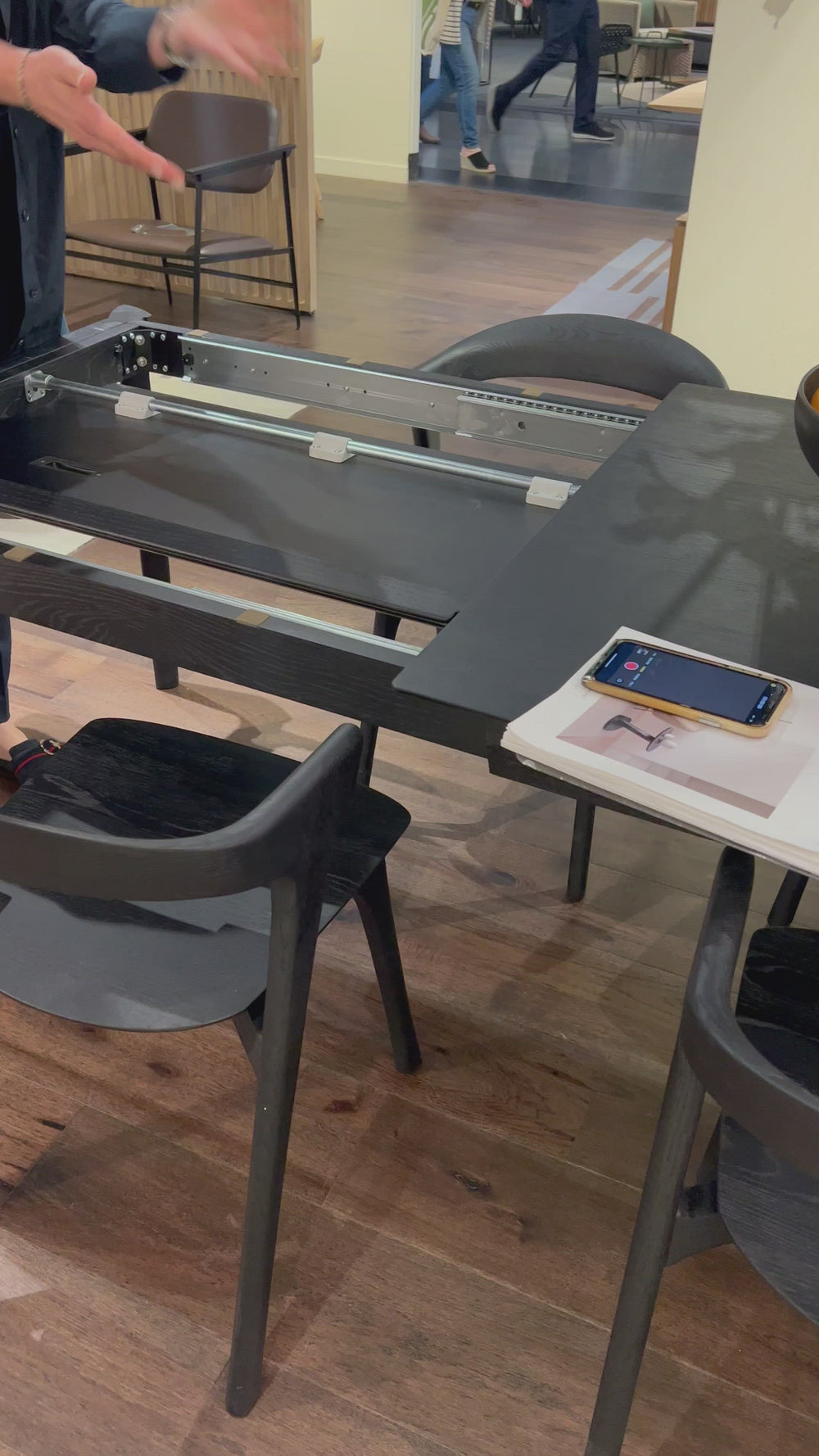 Oak Bok Extendable Dining Table - Black