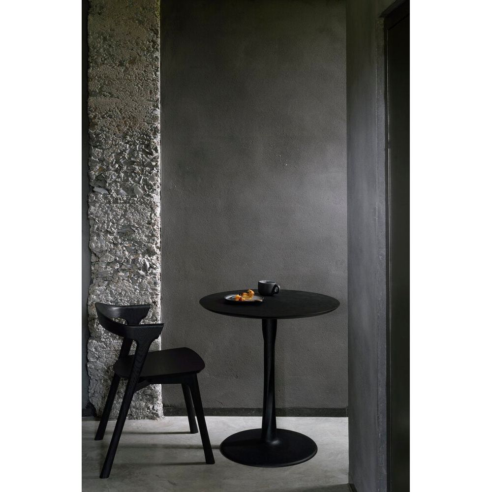 Oak Round Torsion Dining Table - Black