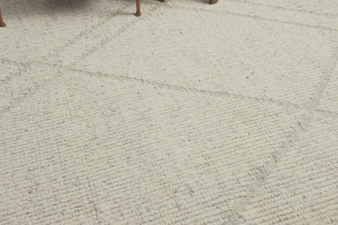 Load video: With its organic lines and tonal hues, the Gwyneth Collection for Amber Lewis x Loloi is made for everyday living. Featuring sophisticated colors and a soft pile, this collection is the a perfect blend between refined and relaxed. Gwyneth is also GoodWeave-Certified, ensuring our commitment to ethical product and the support of weavers&#39; communities. GWY-03 AL Ivory / Silver